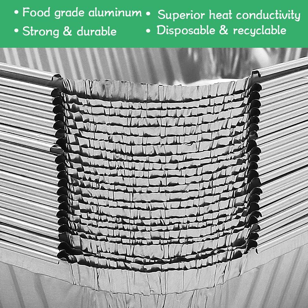 Stapel von Aluminium-Backformen mit geriffelten Seiten.