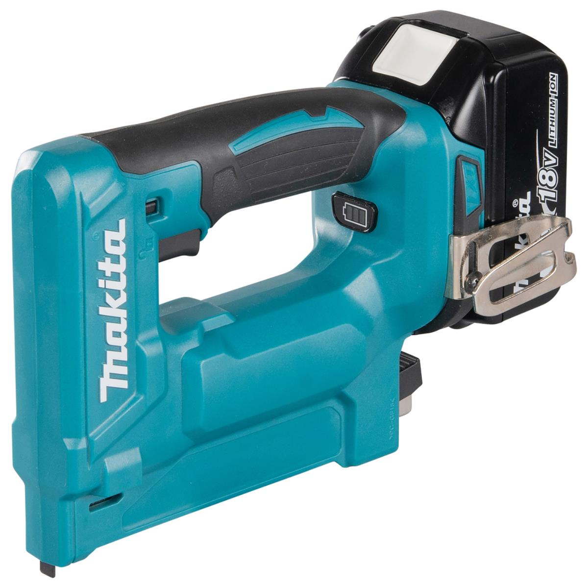 Una sparapunti cordless Makita turchese con impugnatura e batteria nere.