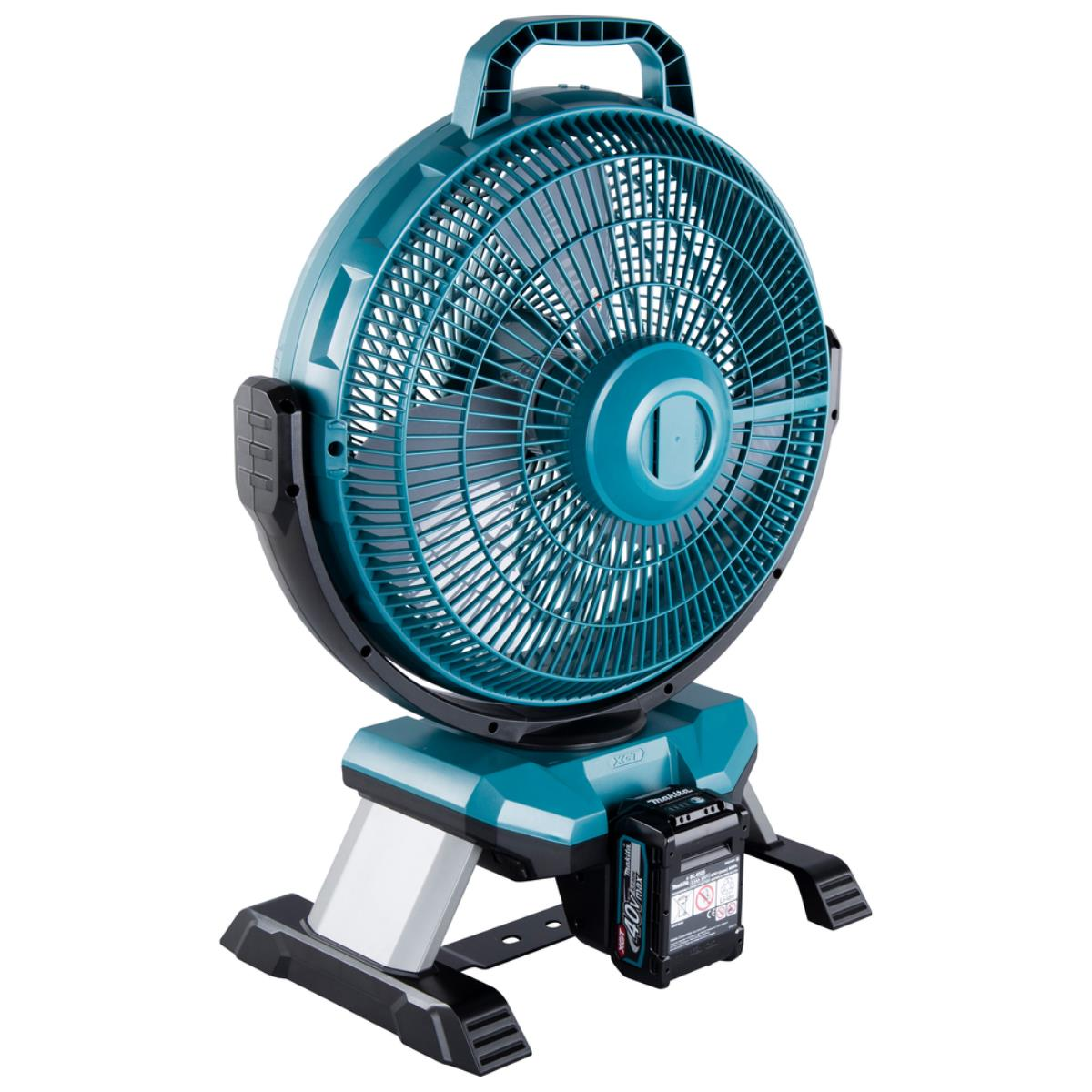 Un ventilatore color verde acqua con base nera e batteria.