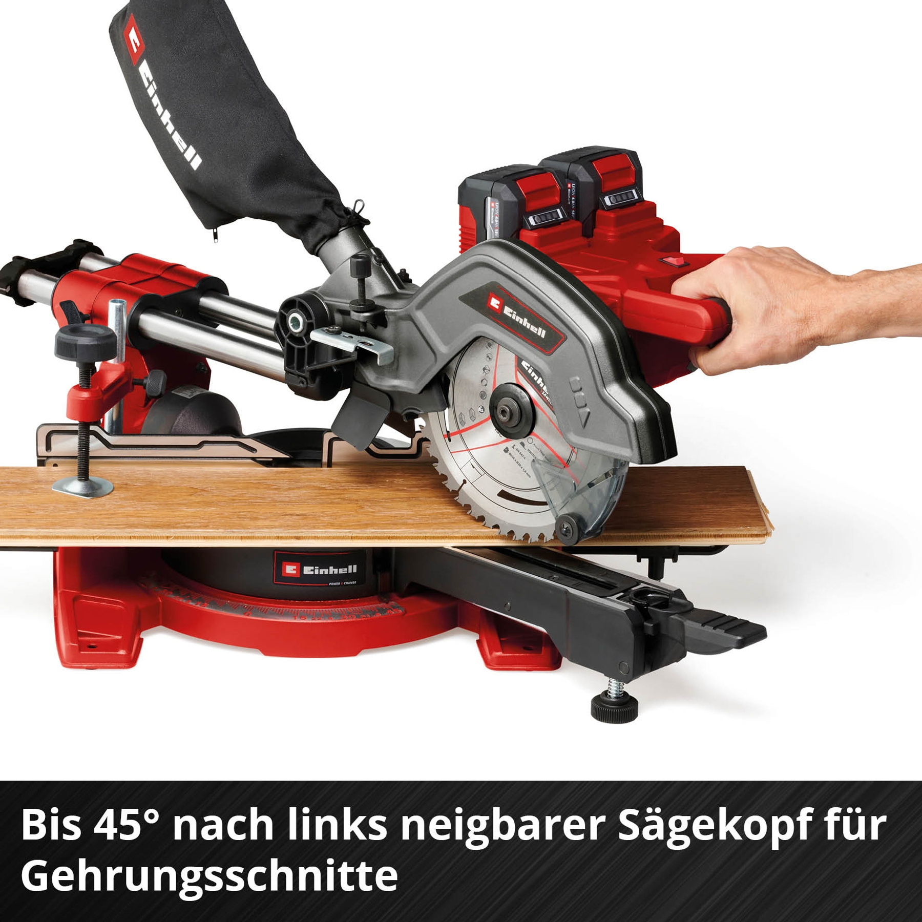 Einhand-Gehrungssäge mit Sägemehlfangsack und Holzbrett.