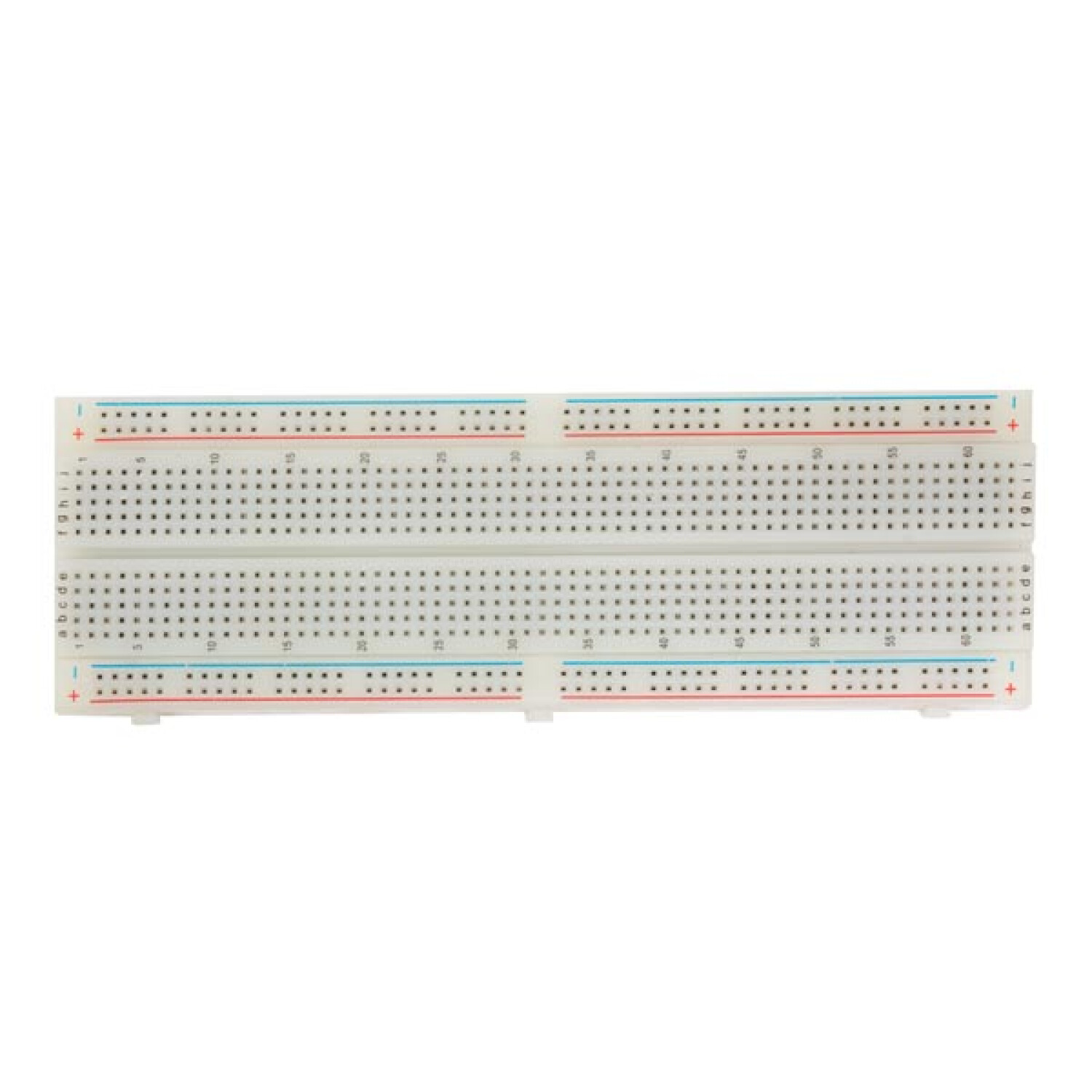 Una breadboard bianca con barre di alimentazione rosse e blu e file numerate.