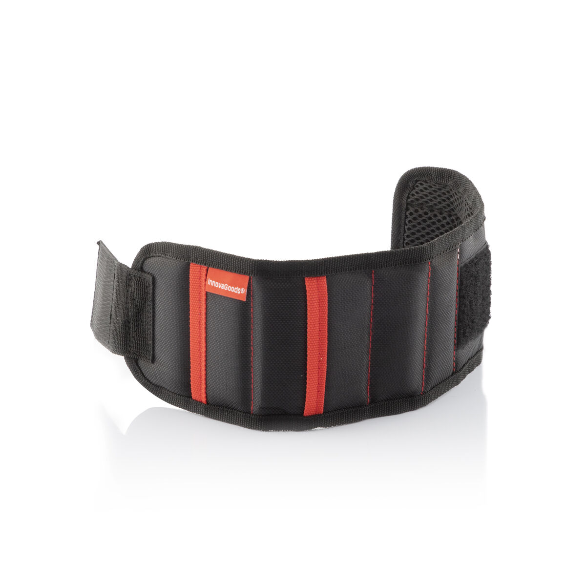 Cintura nera con passanti rossi e chiusura in velcro, su sfondo bianco.