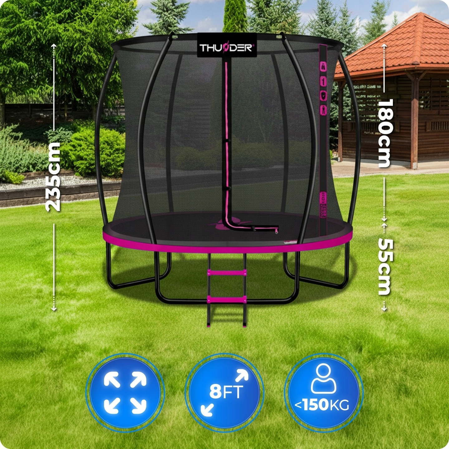 Trampolina z siatką zabezpieczającą i drabiną w ogrodzie. Wymiary: 235x180x55cm.