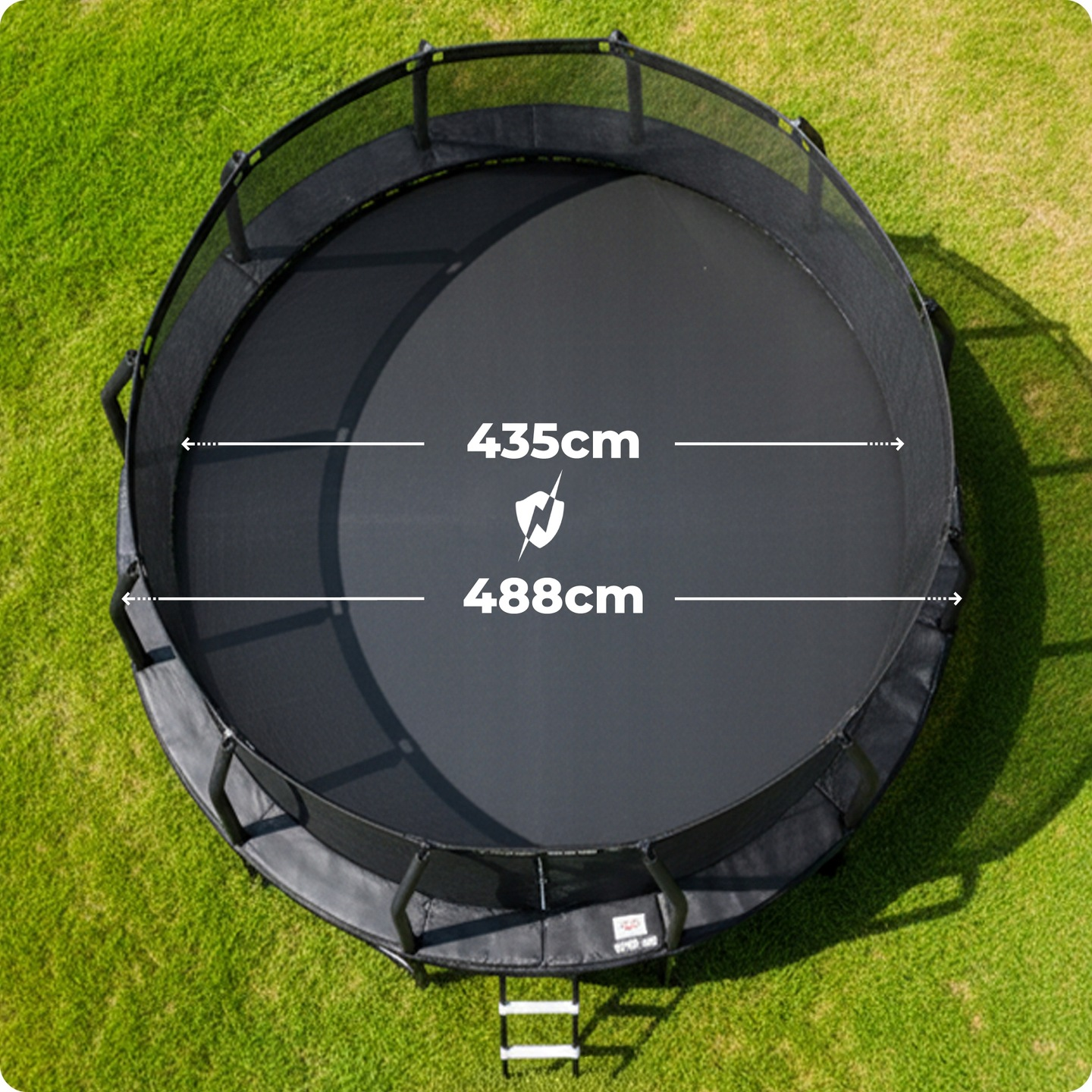 Duża okrągła trampolina z siatką zabezpieczającą, wymiary 435cm/488cm.
