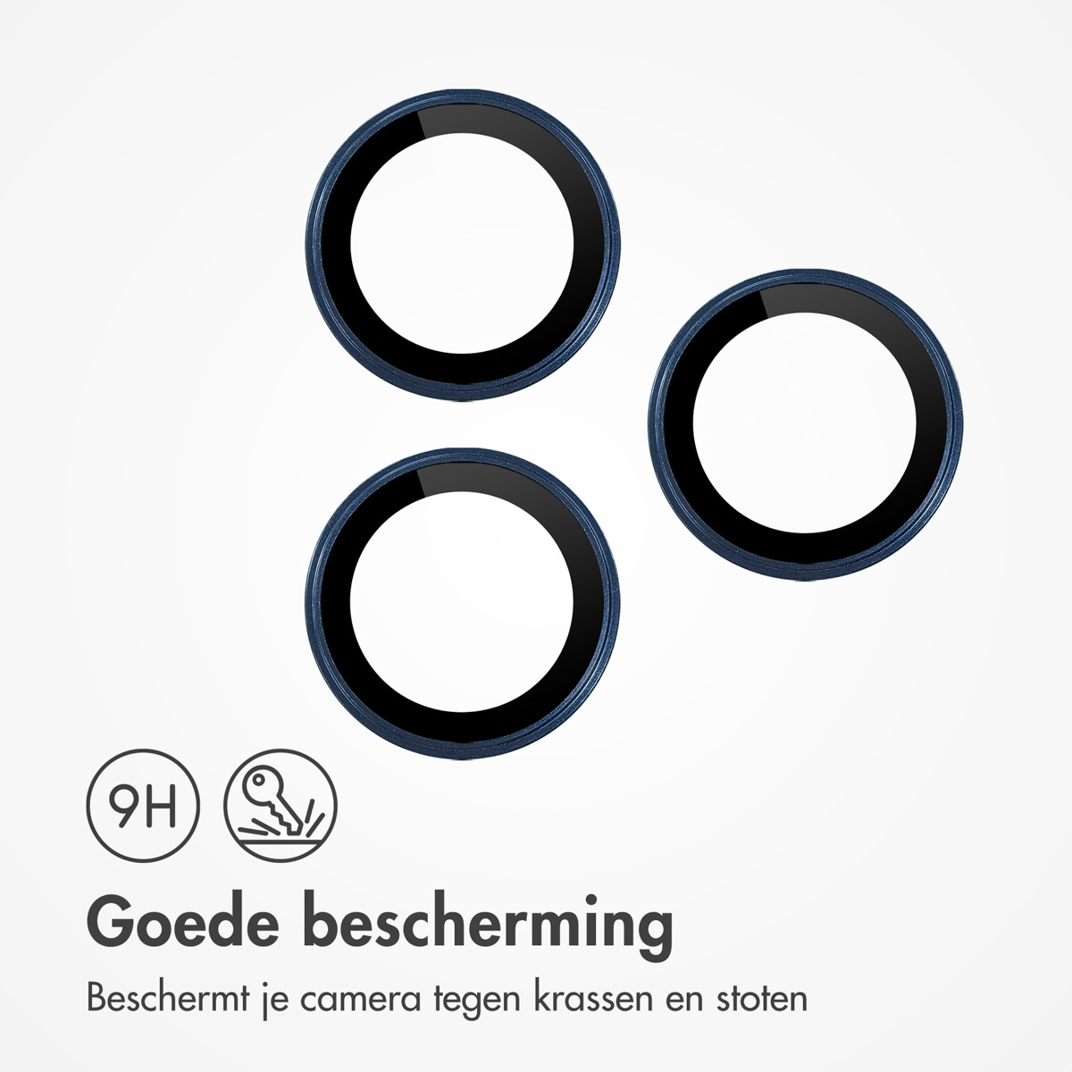 Drie blauwe beschermringen voor telefooncamera's op witte achtergrond.