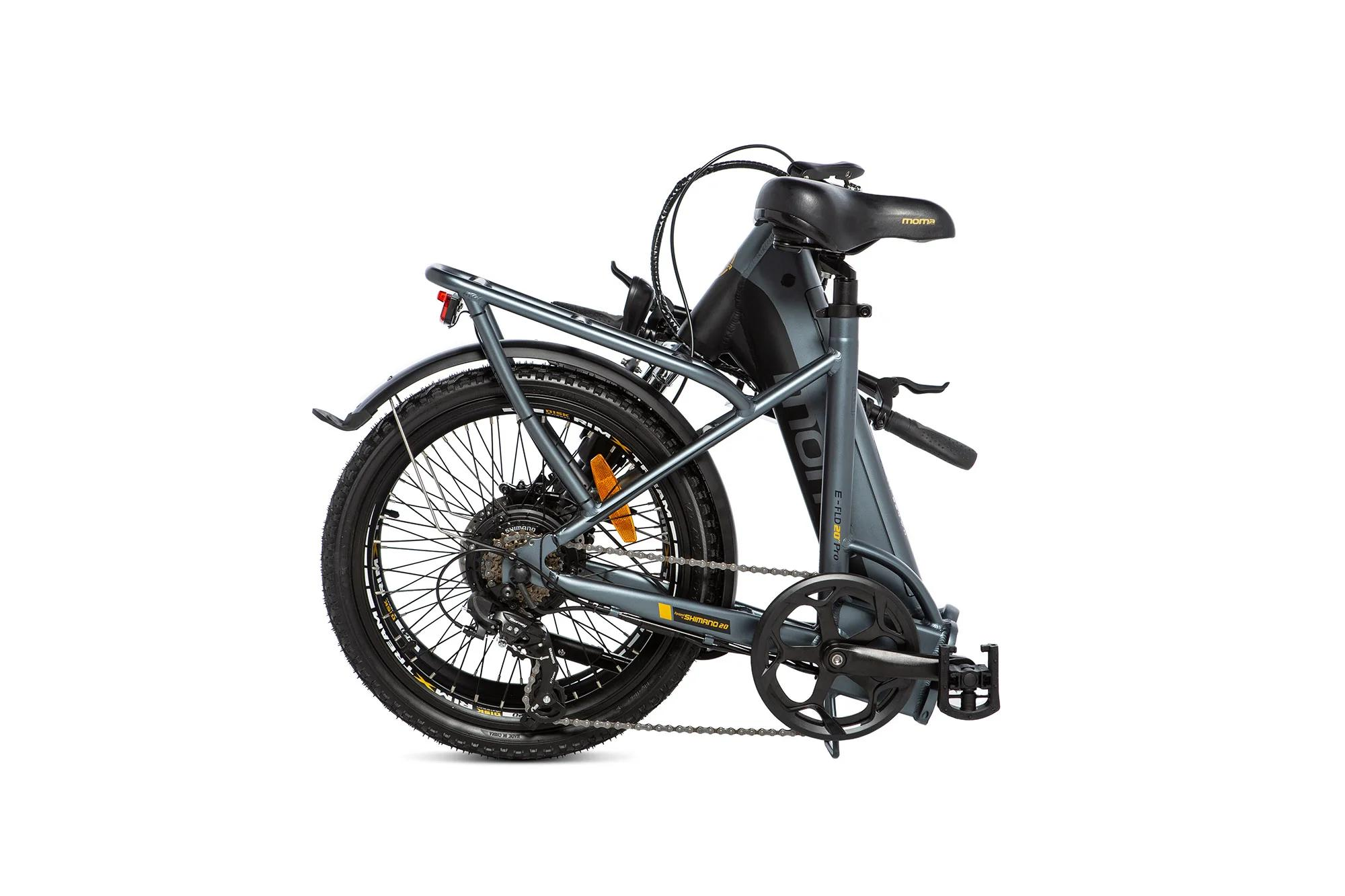 Bici elettrica pieghevole grigia con portapacchi, parafanghi e cambio Shimano.
