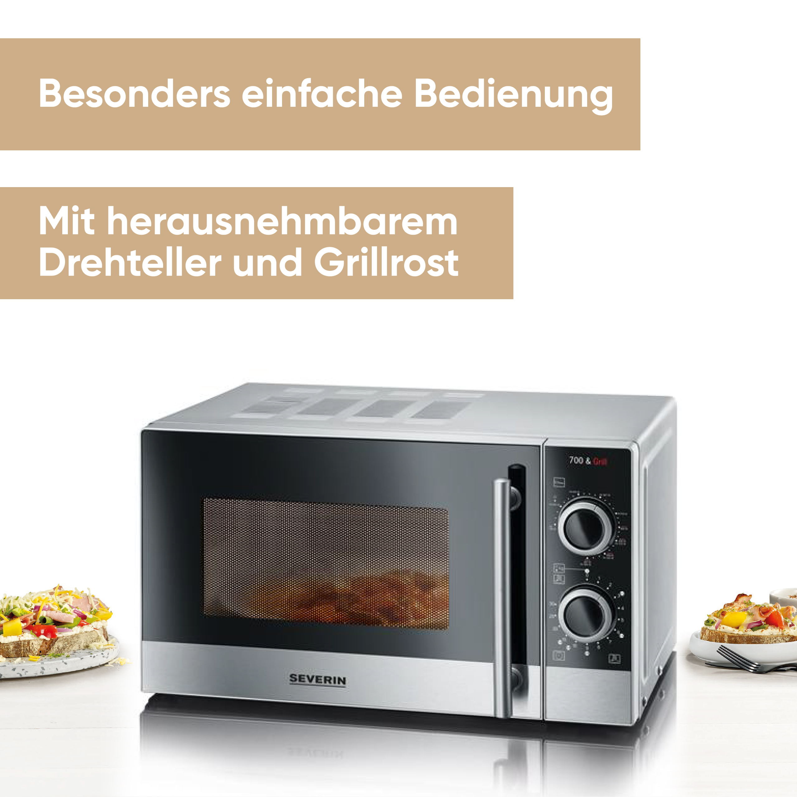Silberner Severin Mikrowellenherd mit Drehscheibe und Grillrost, daneben belegte Brote.
