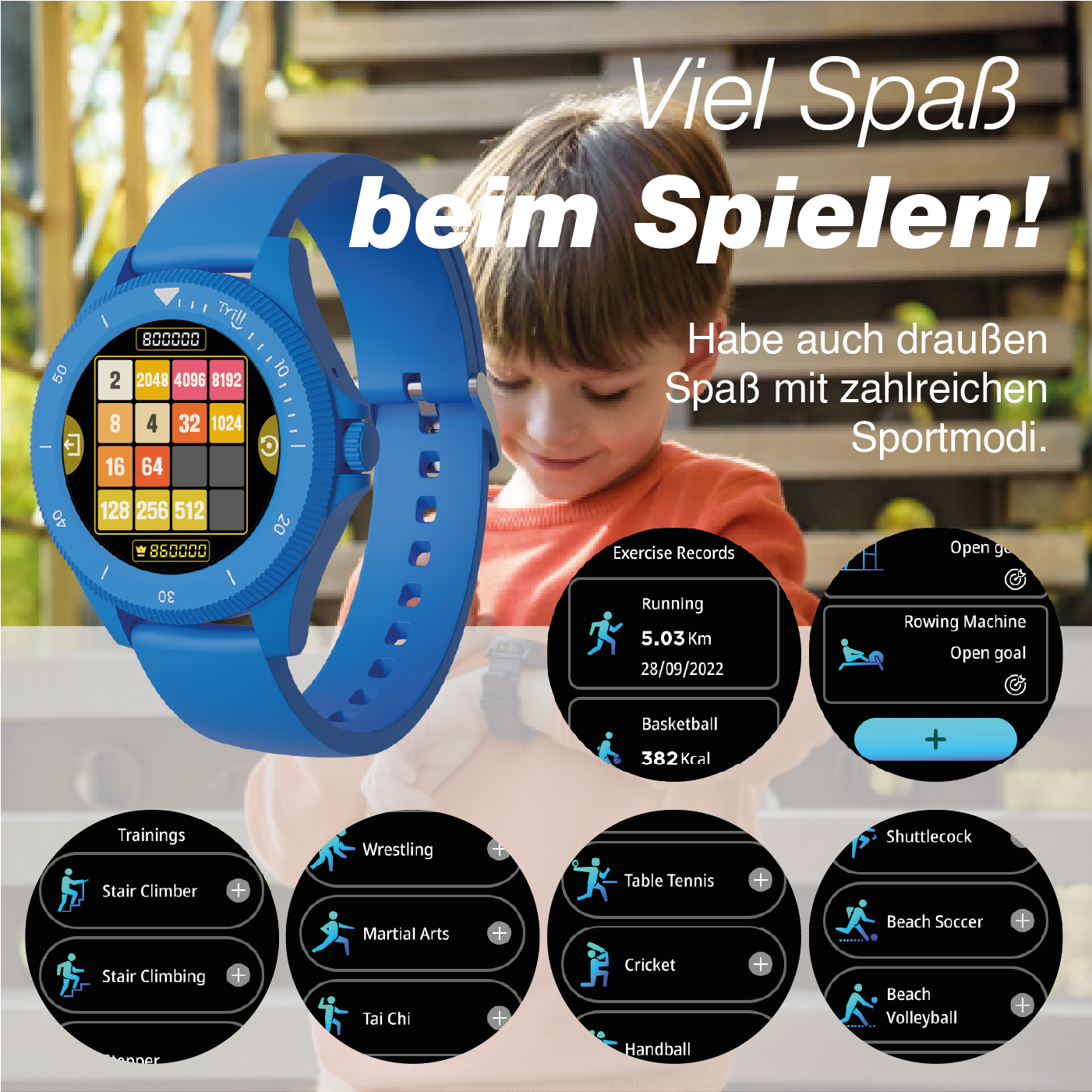 Blaue Smartwatch zeigt ein Spiel, Trainings und Sportmodi an. Junge im Hintergrund.