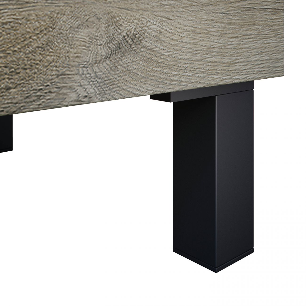 Una viga de madera de veta rugosa descansa sobre una pata rectangular negra.