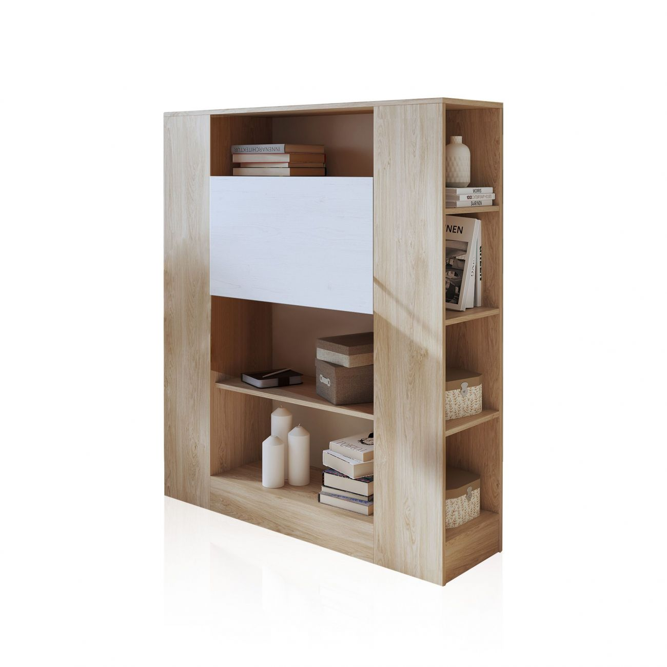 Una estantería abierta de madera clara con cajones blancos y libros.