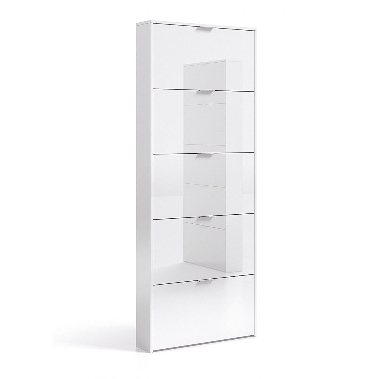 Un zapatero blanco y estrecho con cinco puertas abatibles y tiradores plateados.