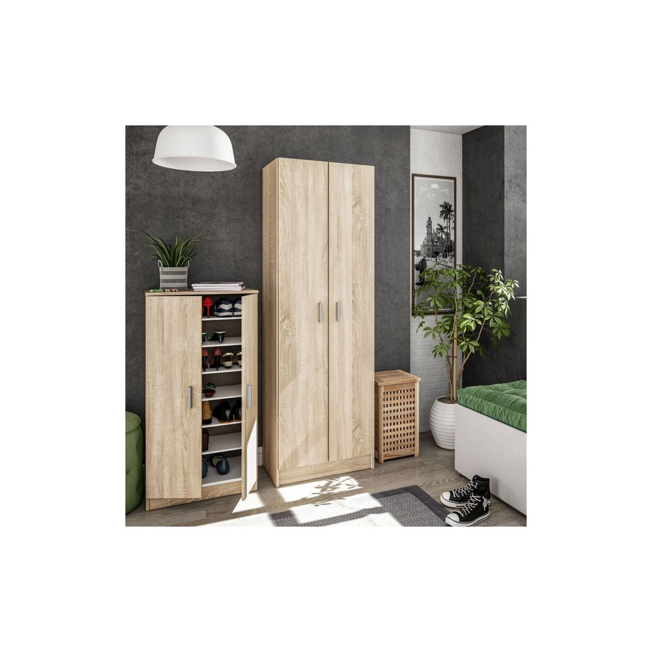 Armarios de madera con zapatos y plantas en una habitación.