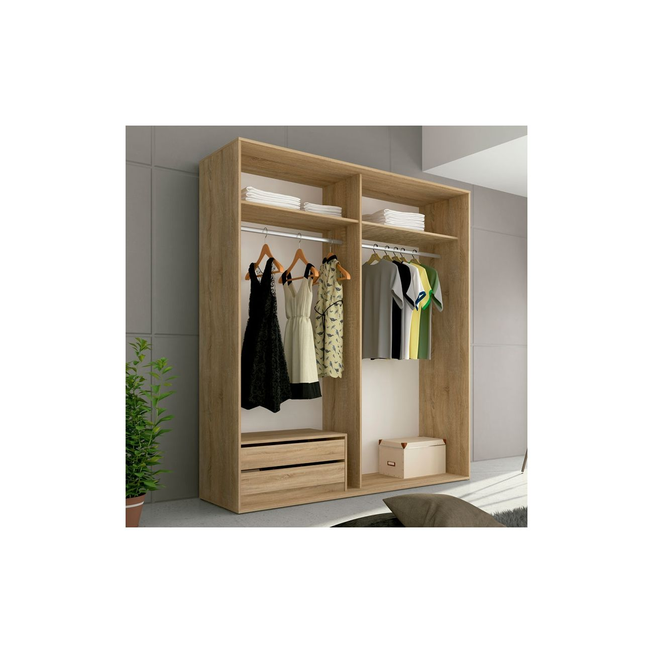 Un armario de madera abierto con vestidos, camisas y toallas dobladas.