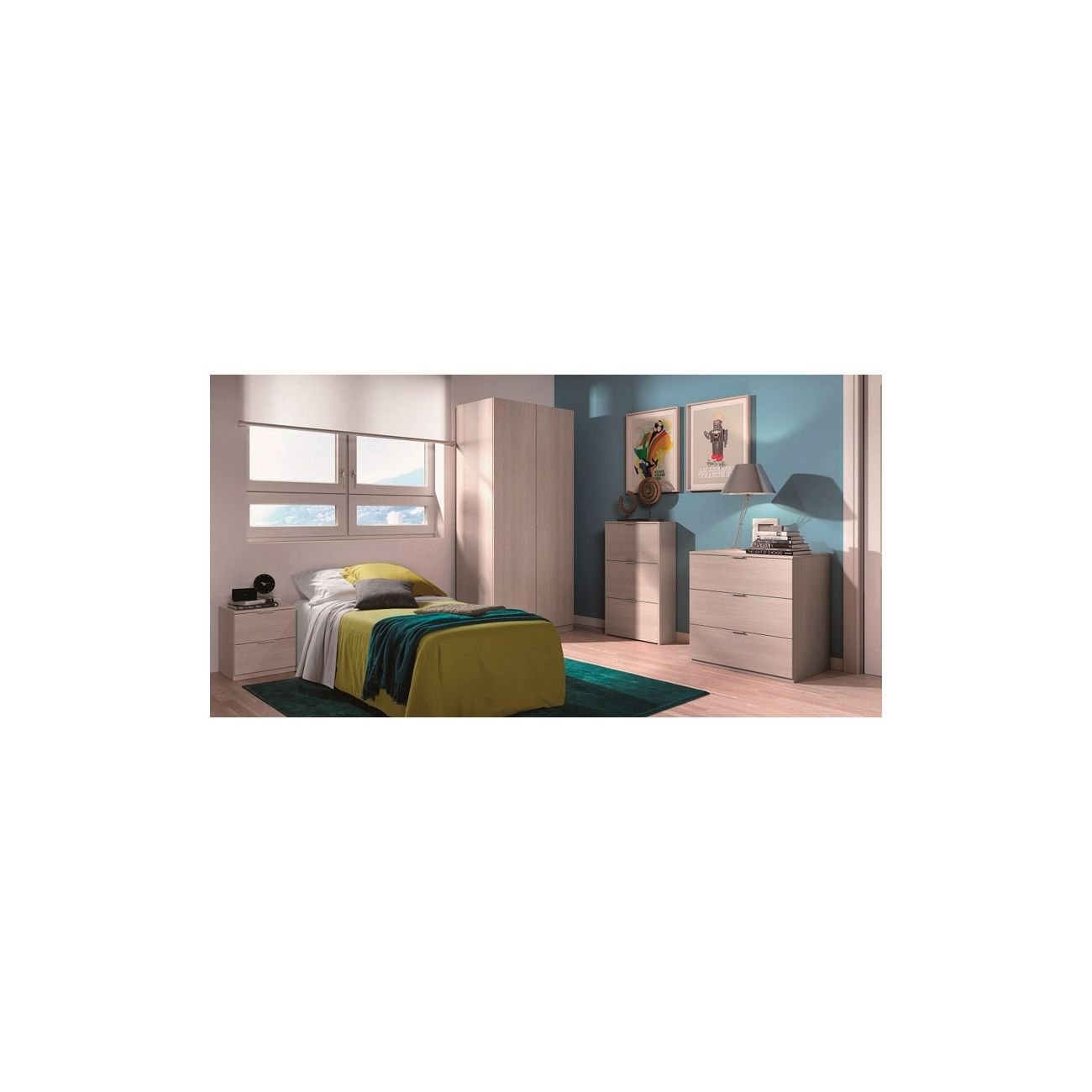 Un dormitorio con cama, armario y cómodas.