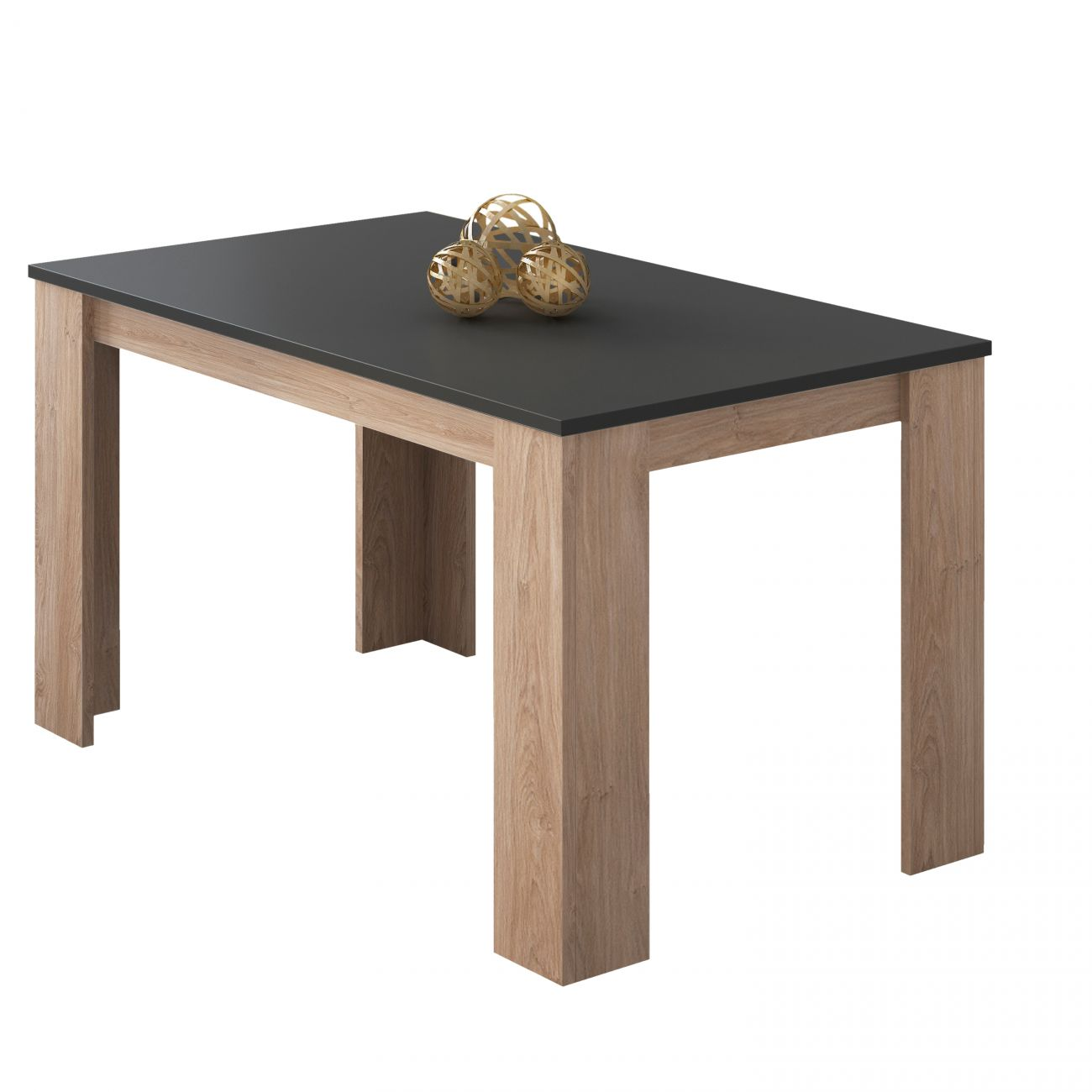 Una mesa de comedor con tapa oscura y patas de madera, decorada con esferas doradas.