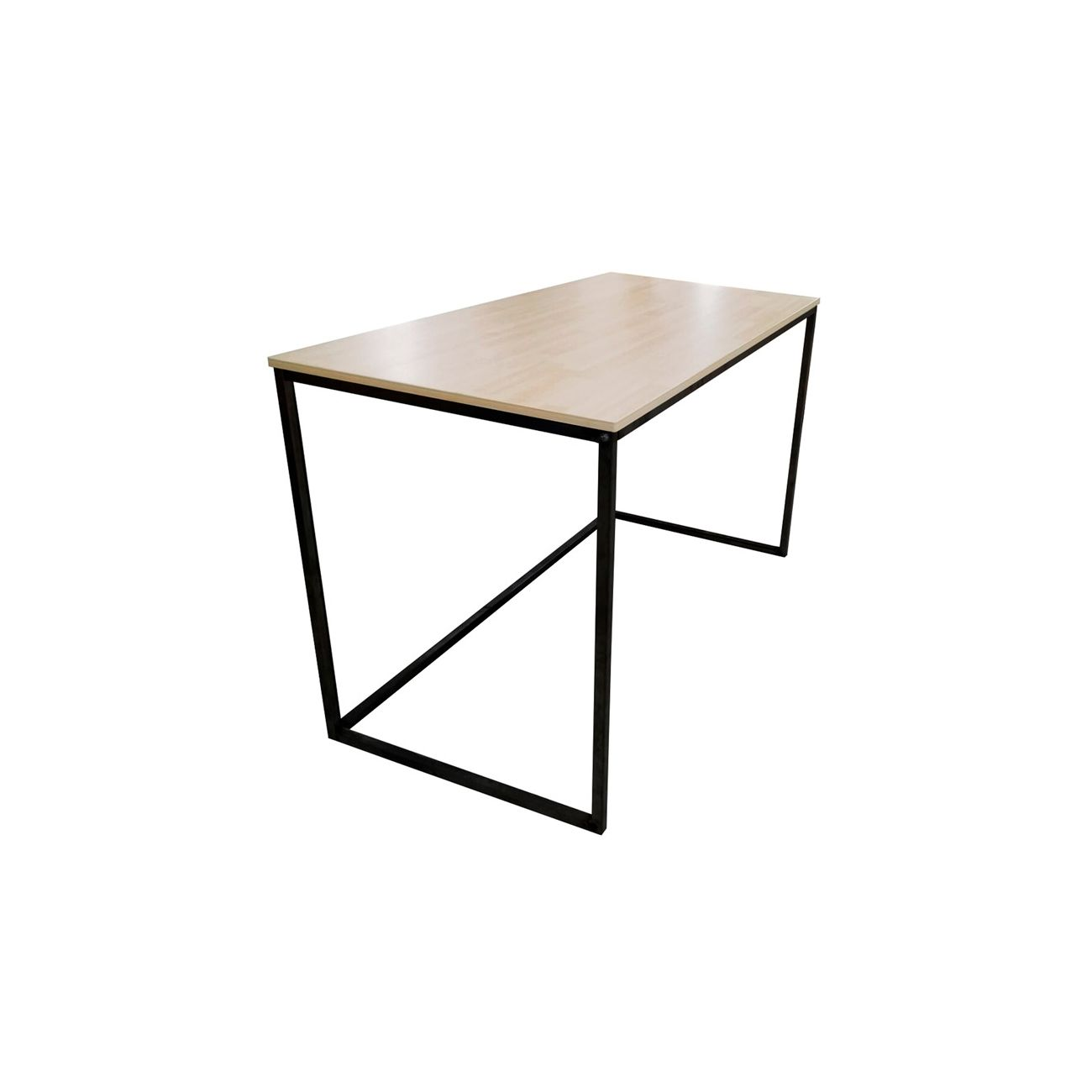 Mesa de madera clara con marco de metal negro sobre fondo blanco.
