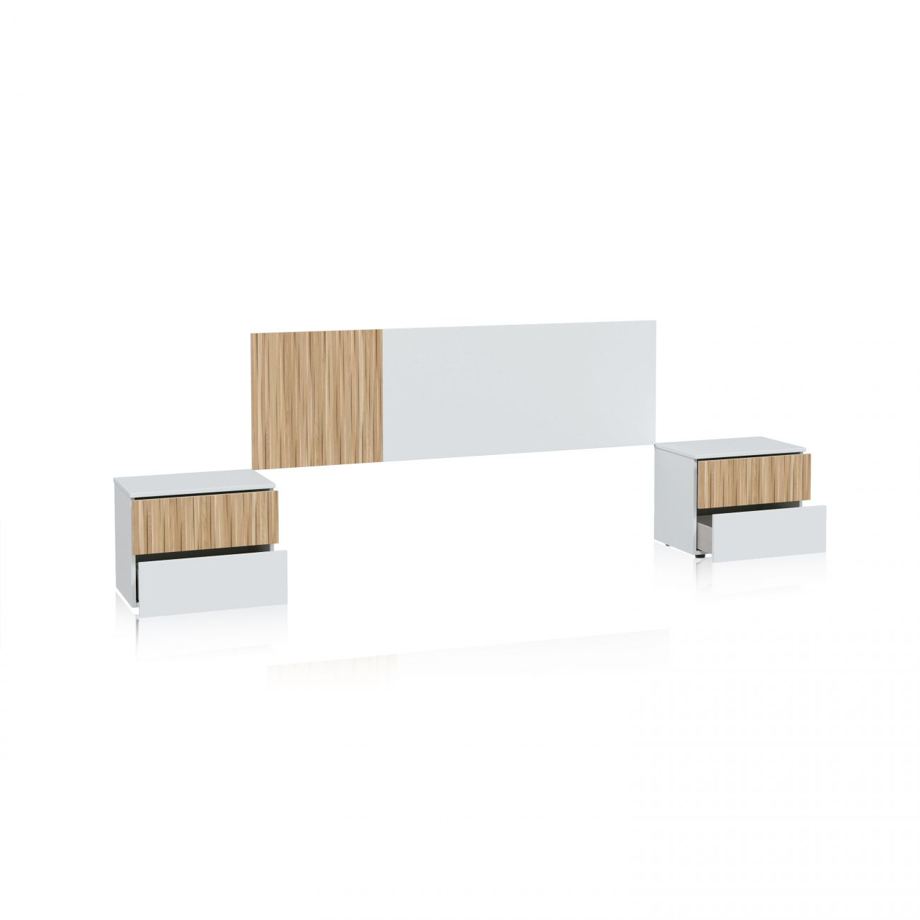 Un cabecero blanco con acento de madera junto a dos mesitas.