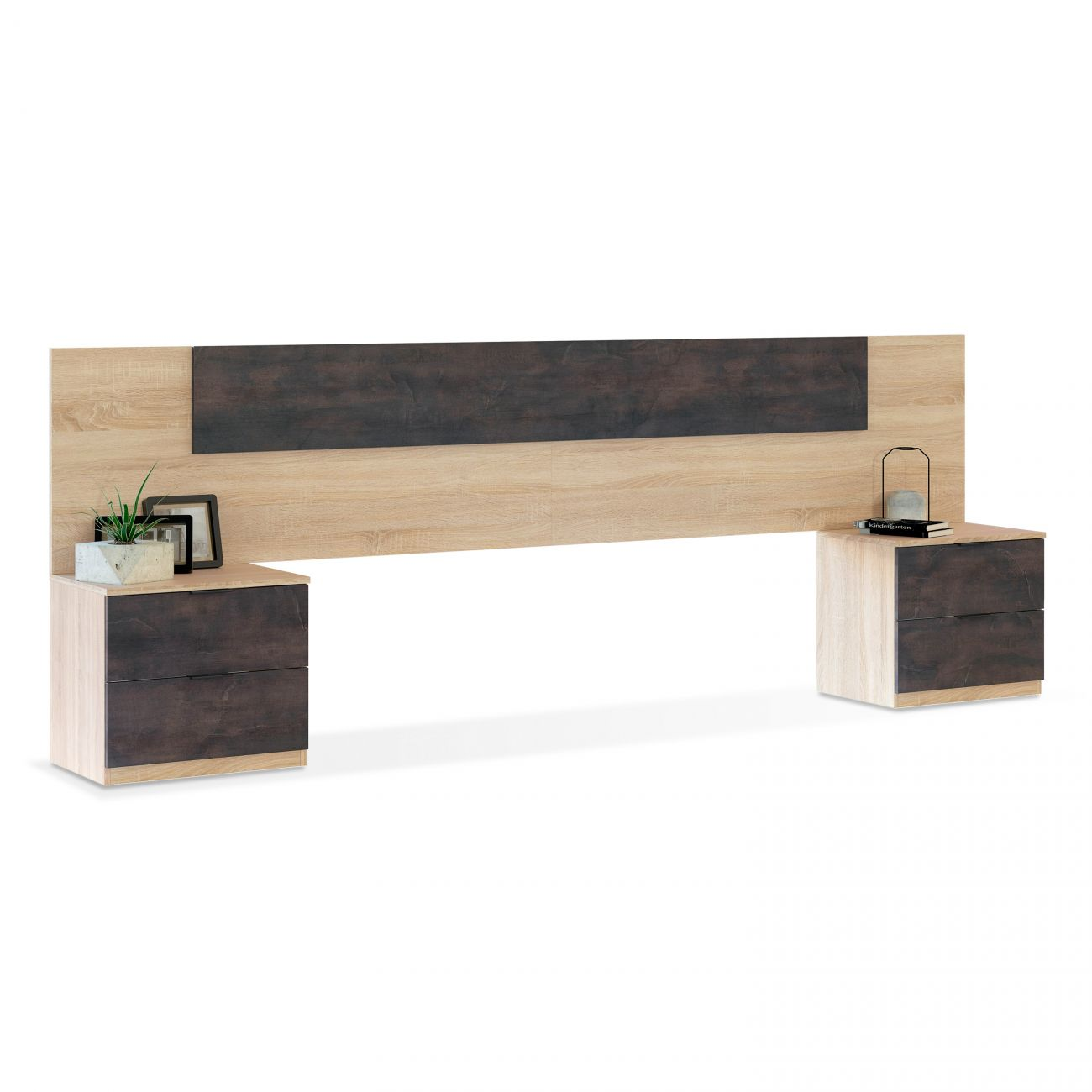 Cabecero de madera con dos mesitas de noche, madera oscura y clara.