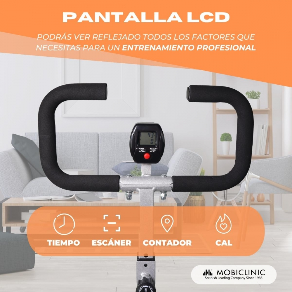 Un primer plano del manillar y la pantalla digital de una bicicleta estática, con cuatro iconos naranjas debajo.