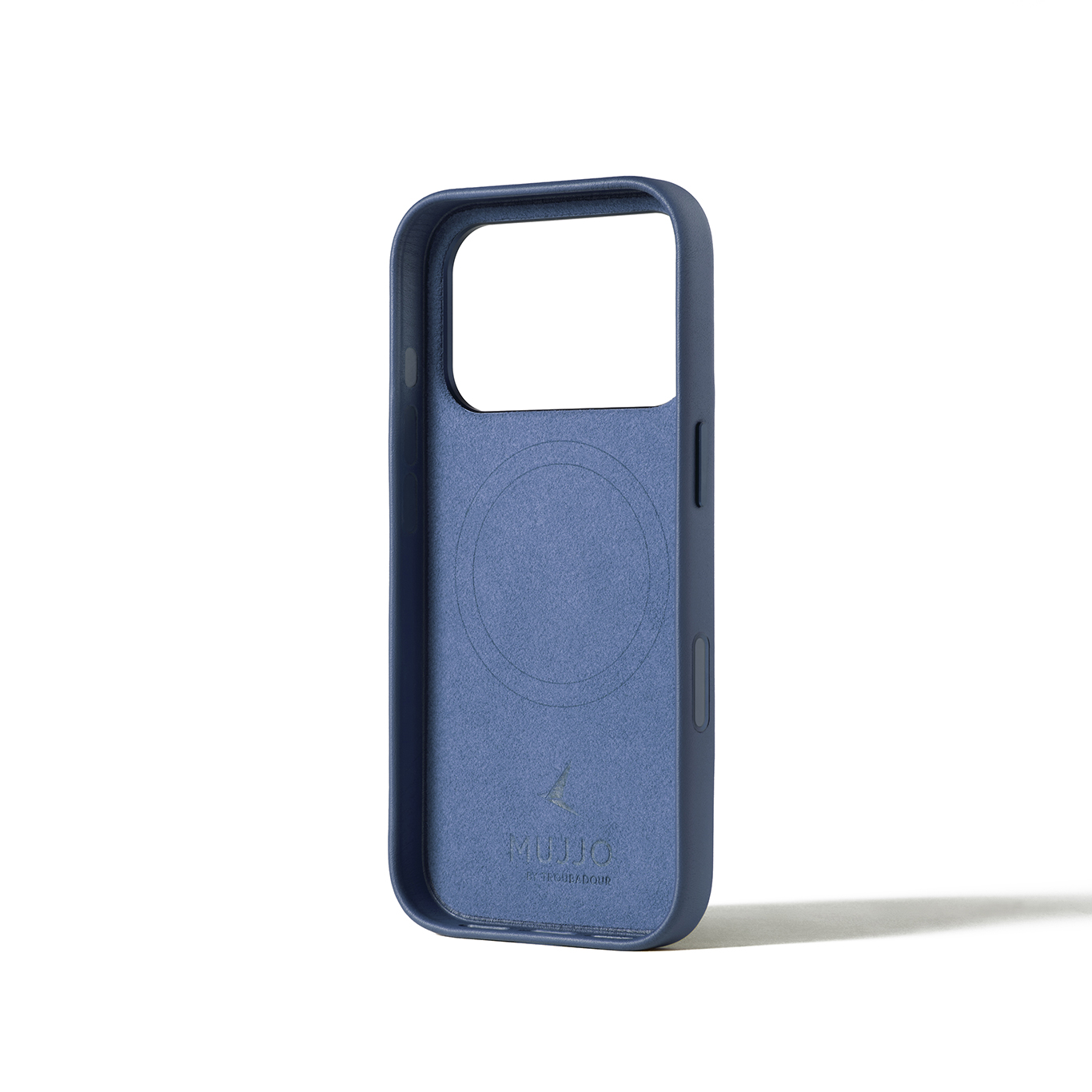 Niebieskie etui na telefon z pierścieniem magnetycznym i logo, na białym tle.