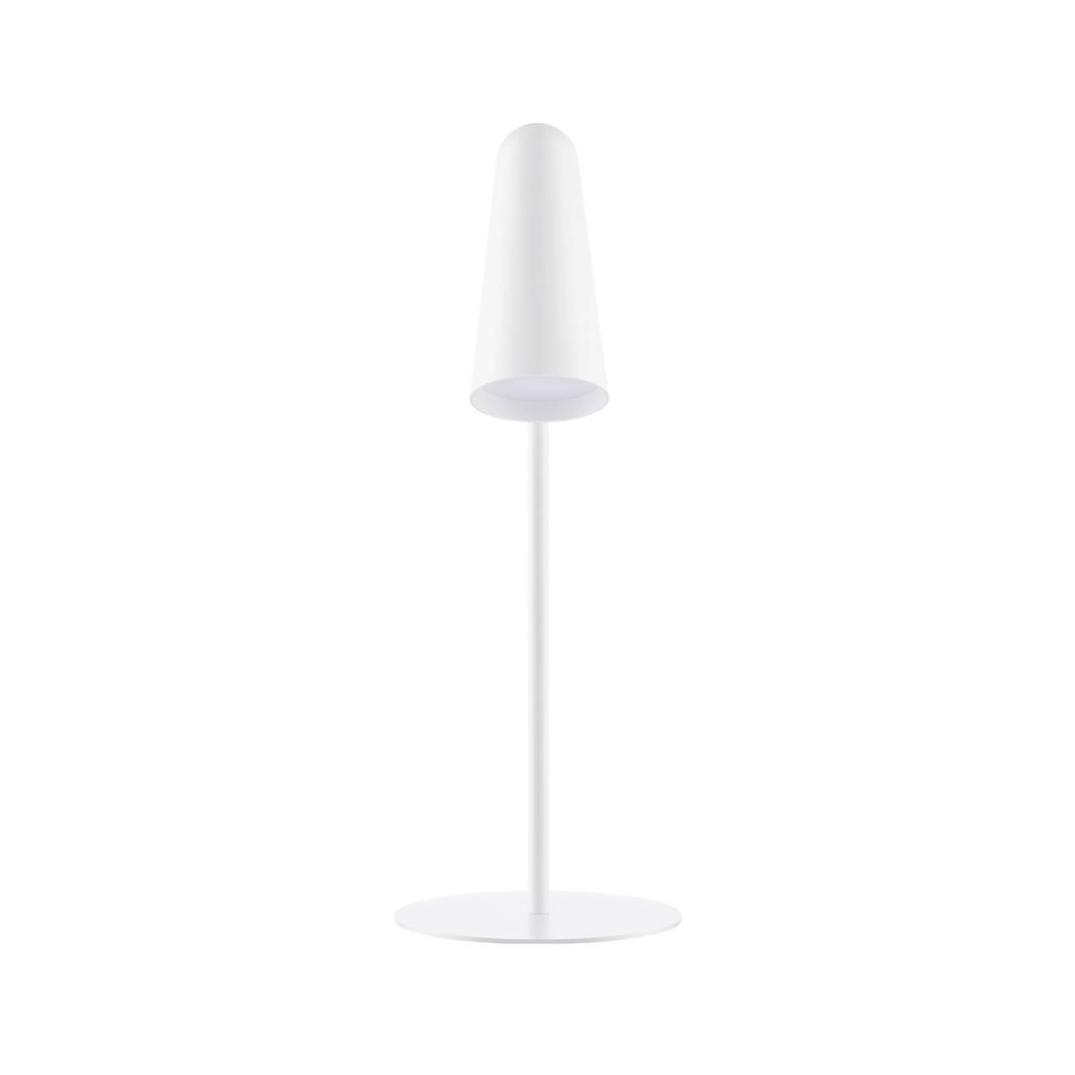 Een witte staande lamp met een conische kap en een ronde voet.