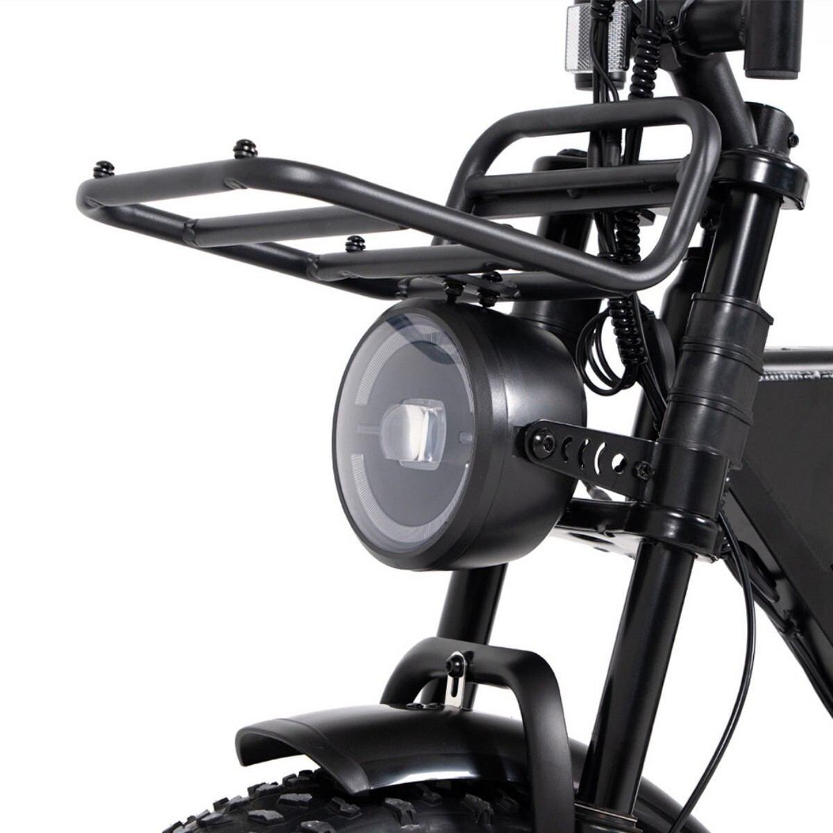 Czarny reflektor rowerowy z bagażnikiem i amortyzowanym widelcem.