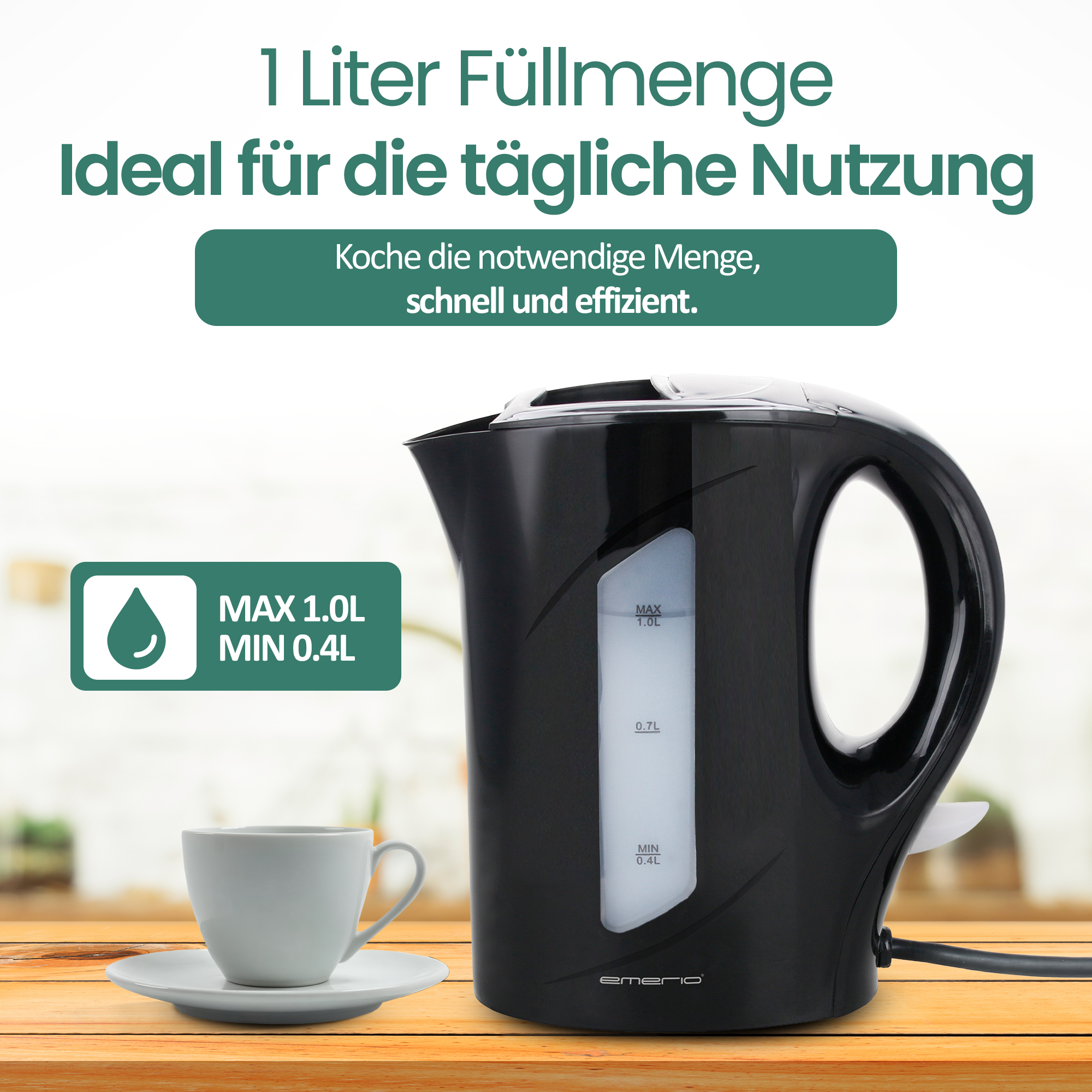 Schwarzer Wasserkocher mit 1L Kapazität und Tasse auf Holztisch.