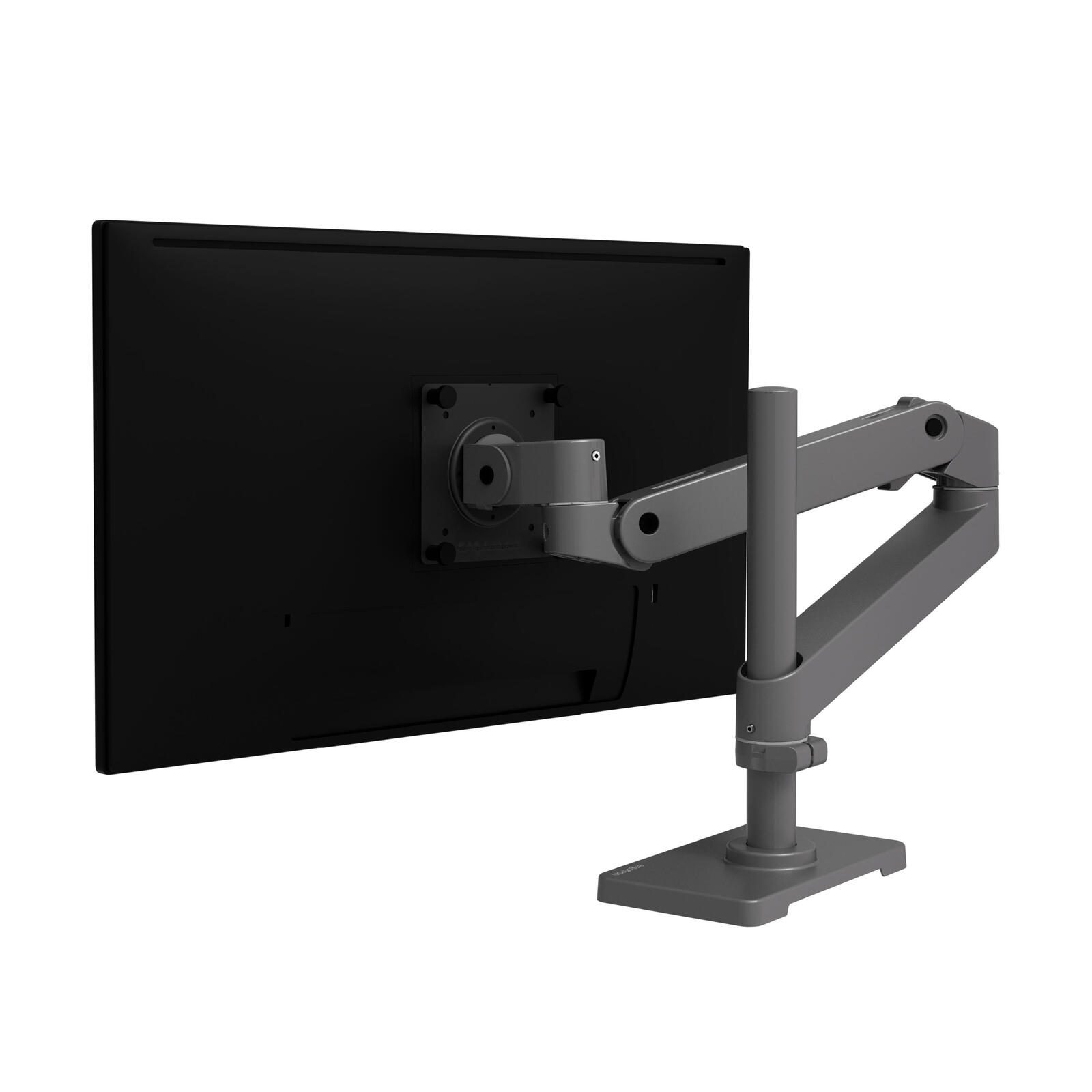 Un braccio per monitor grigio tiene un monitor nero in verticale. Sfondo bianco.
