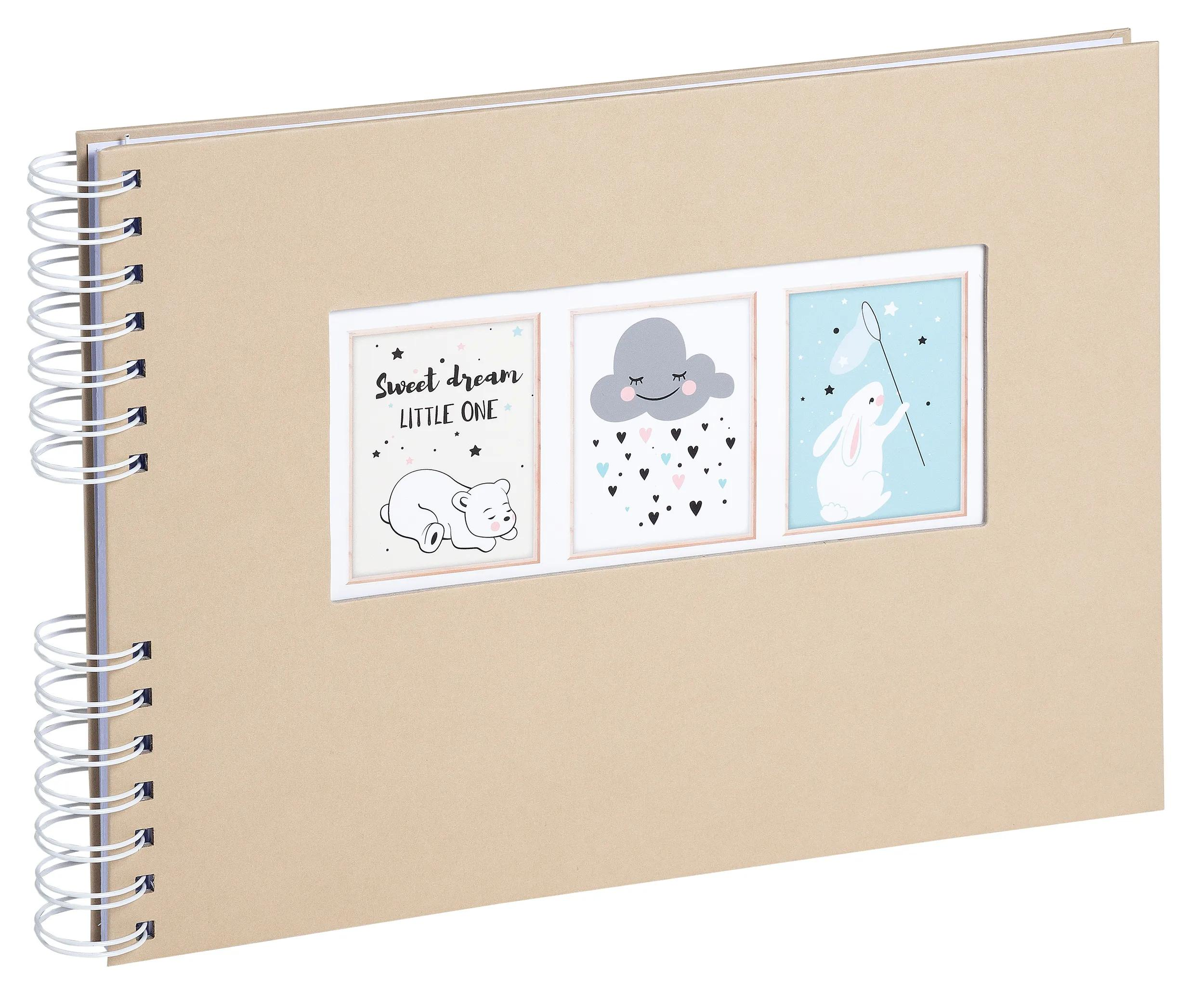 Un álbum de recortes beige con tres pequeños cuadros enmarcados en la portada.