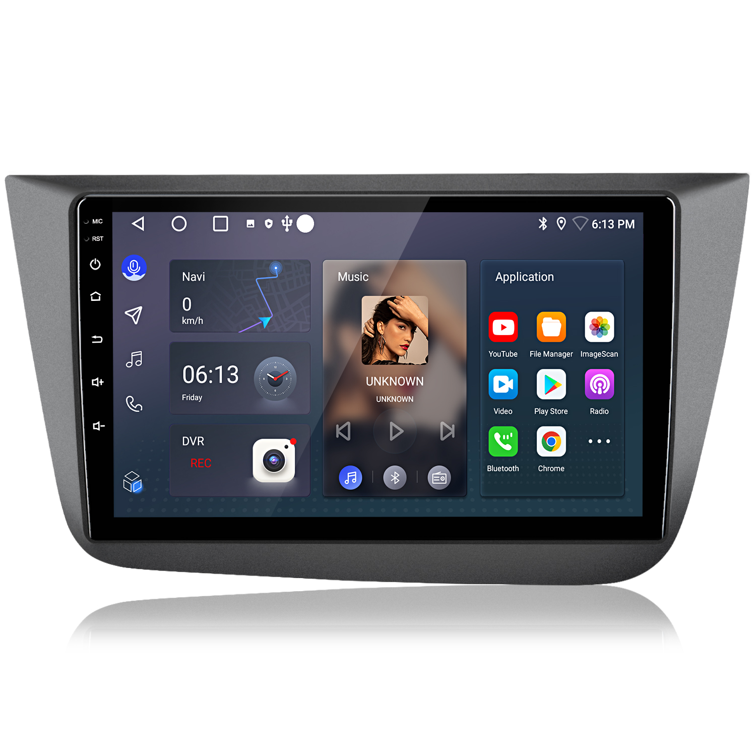 Pantalla de radio de coche mostrando navegación, música y apps como YouTube.