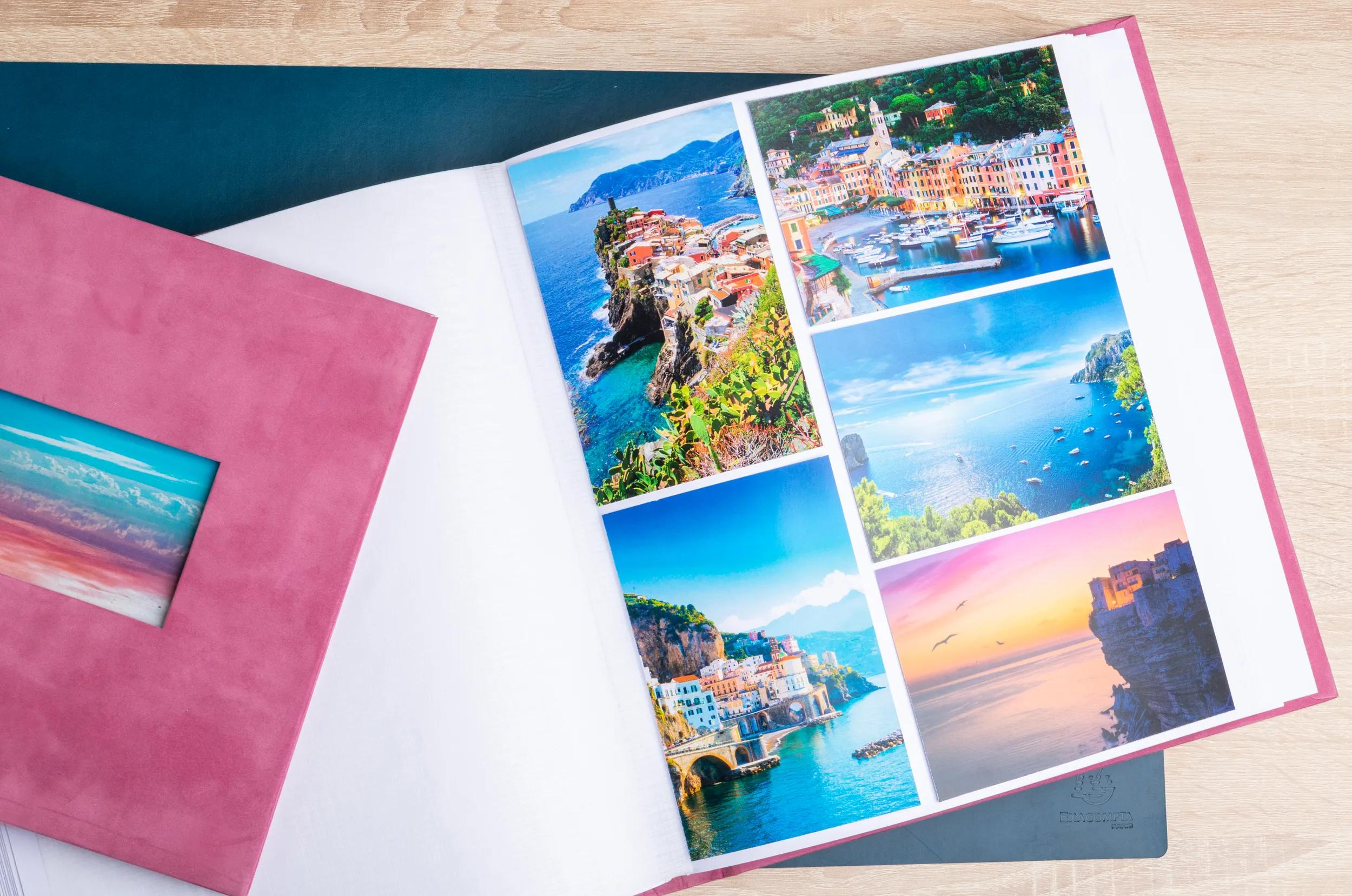 Un álbum de fotos abierto que muestra seis fotos de viajes de pueblos costeros y el mar.