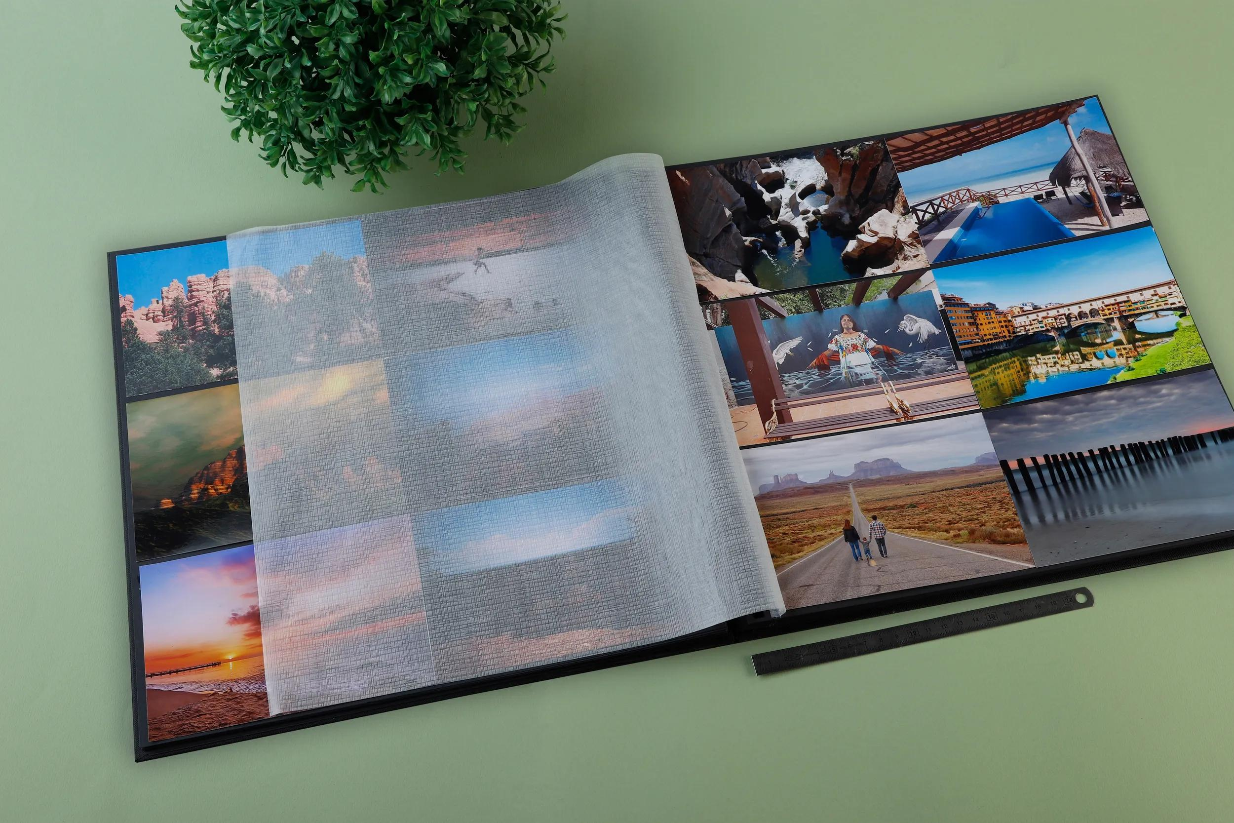 Un álbum de fotos abierto que muestra varias imágenes de paisajes, incluyendo montañas, atardeceres y una ciudad.