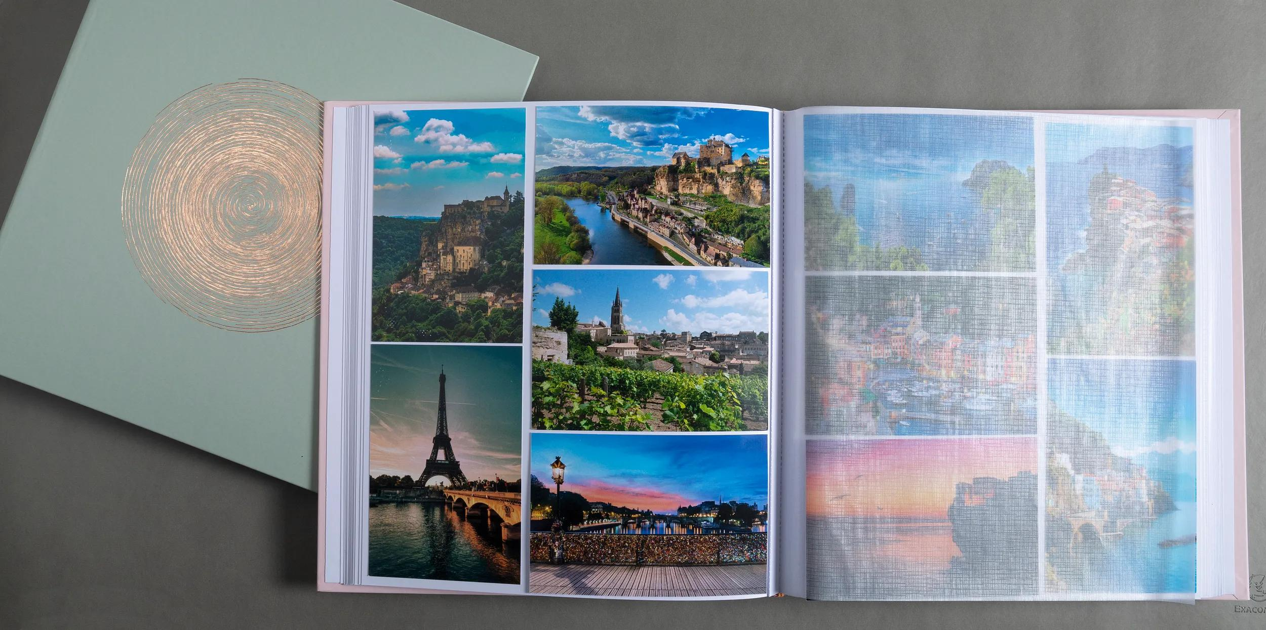 Un album fotografico aperto mostra varie destinazioni di viaggio.