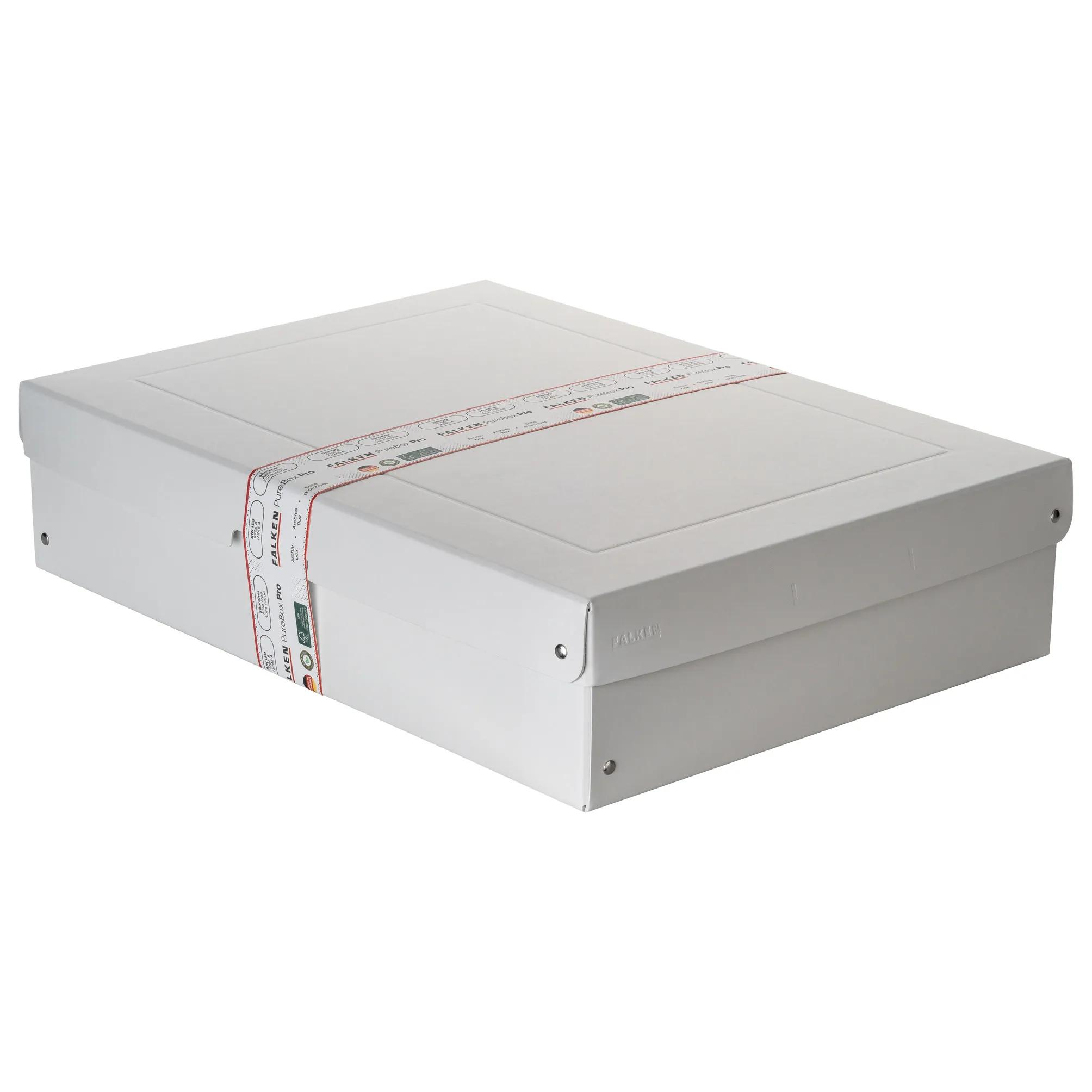 Una caja de archivo blanca asegurada con una banda impresa, con el logo de Falken.
