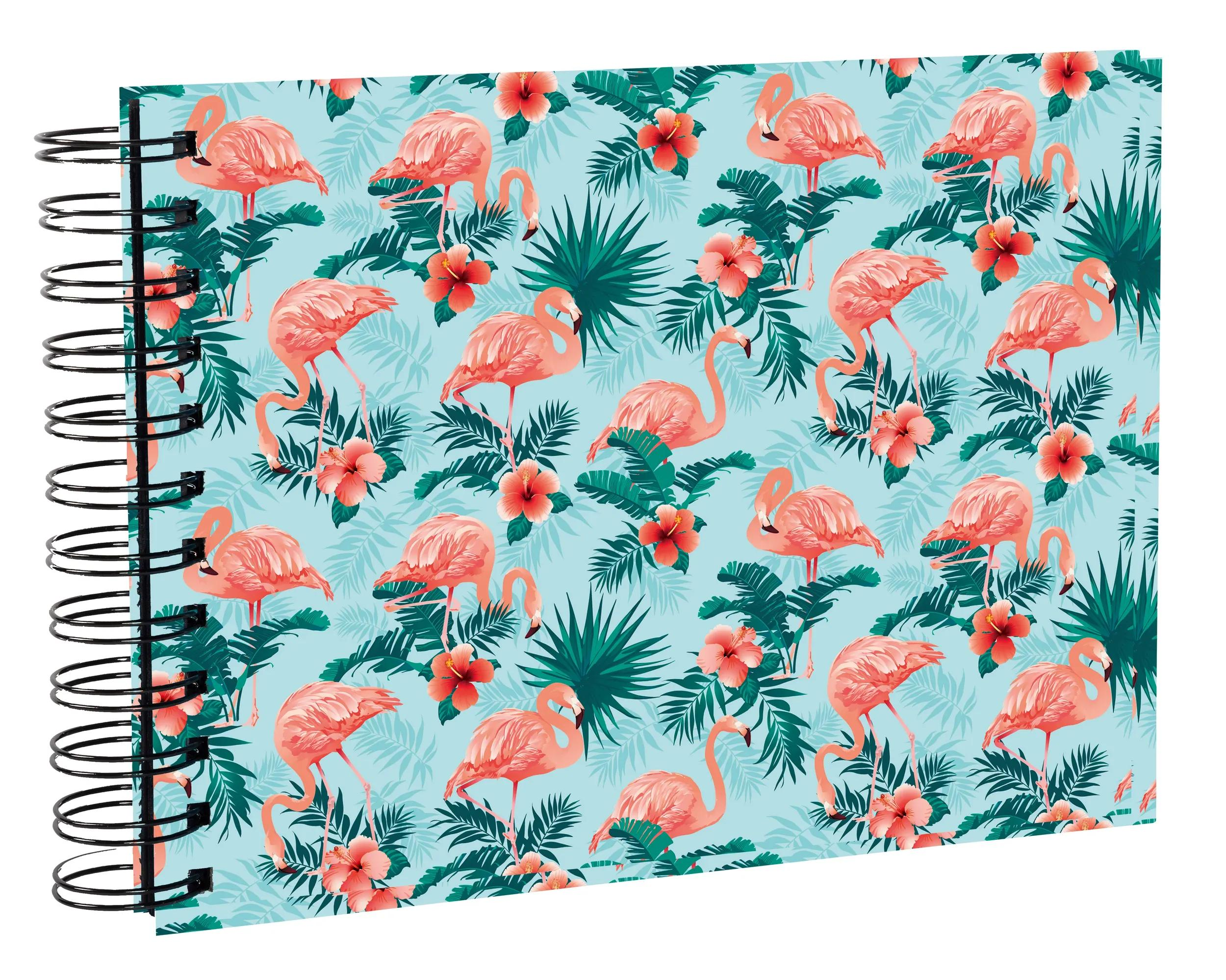 Un cuaderno con un patrón tropical de flamencos e hibiscos sobre fondo azul claro.