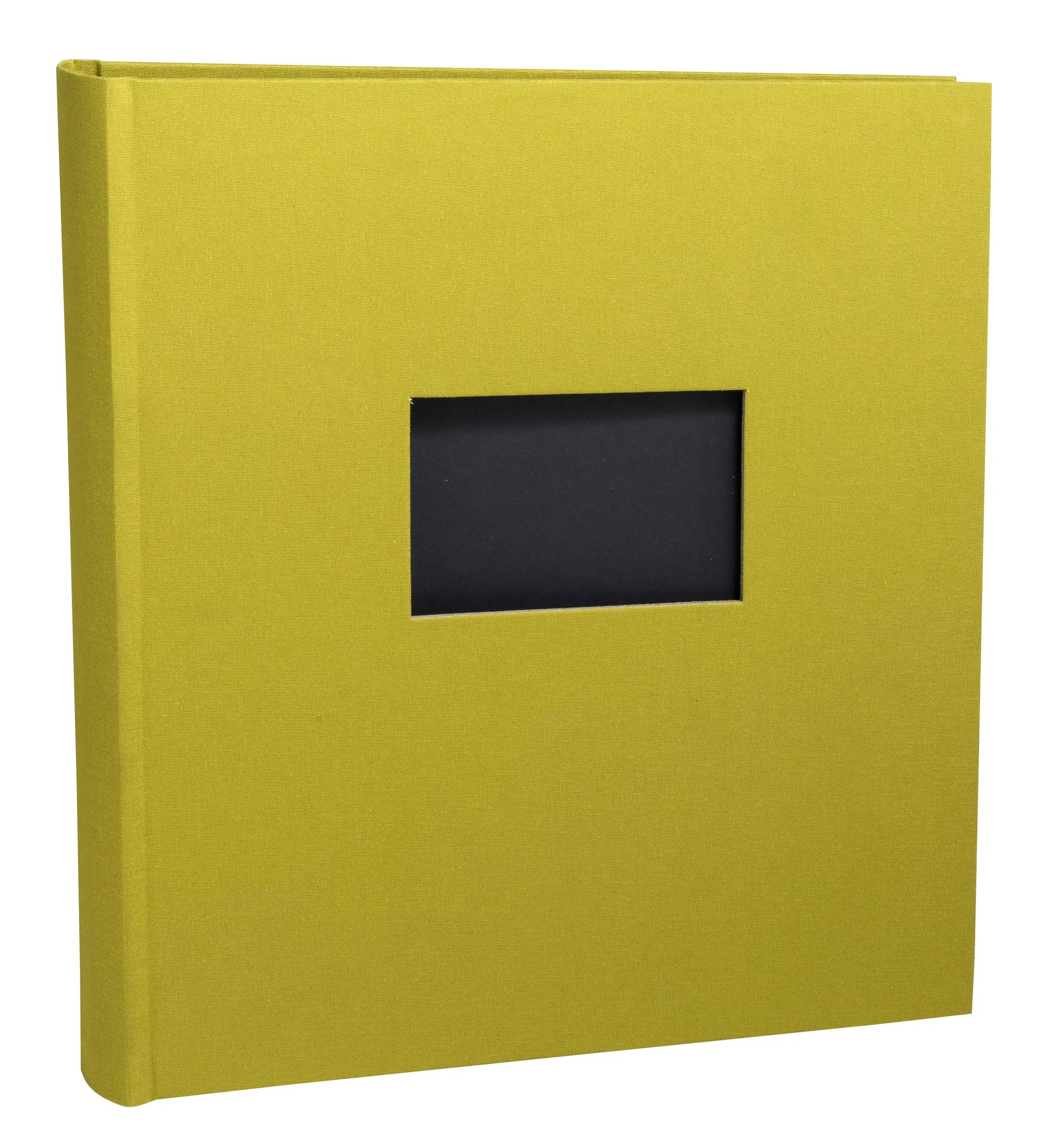 Un libro amarillo con un recorte rectangular negro en la portada.