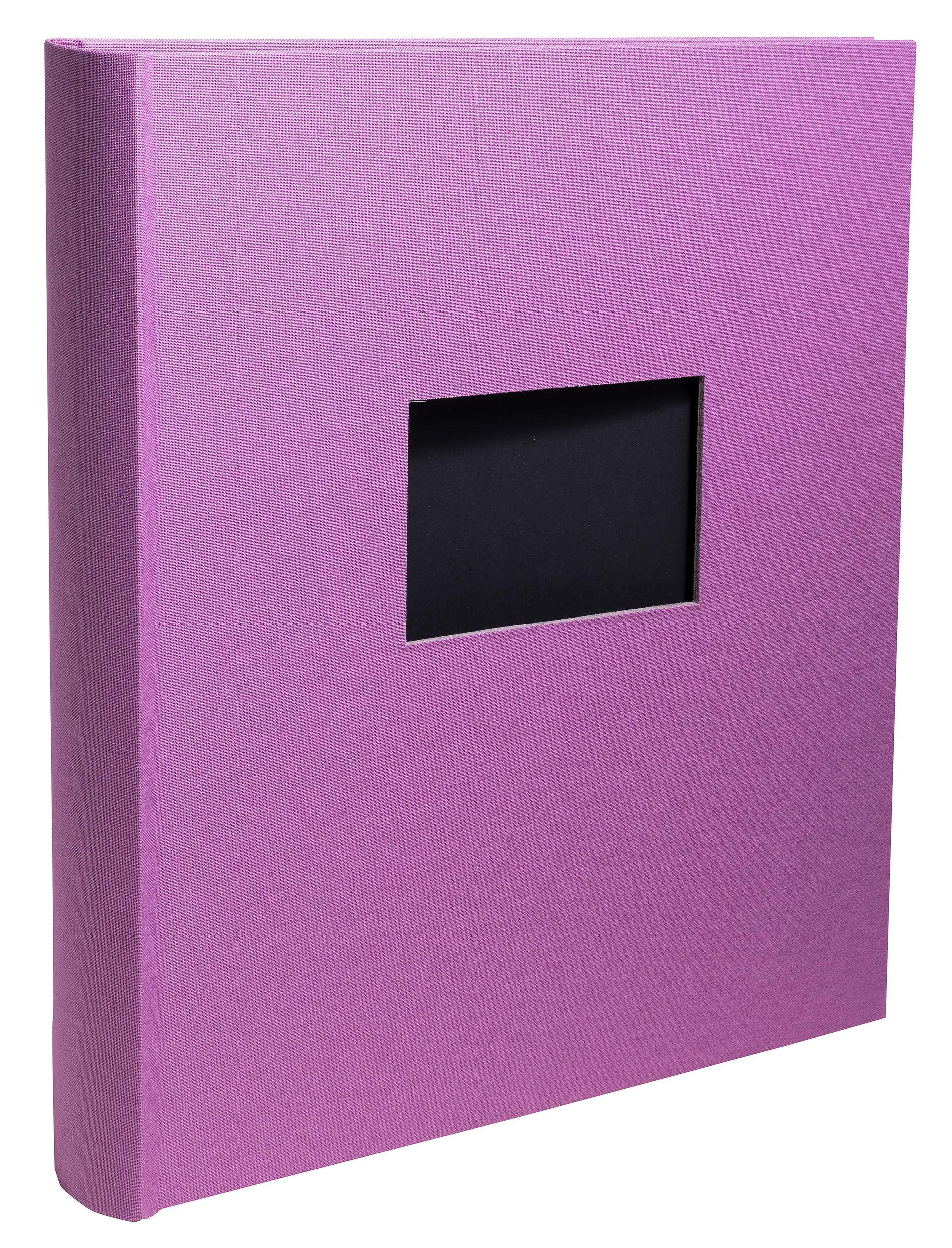 Una carpeta morada con un recorte rectangular en el centro.