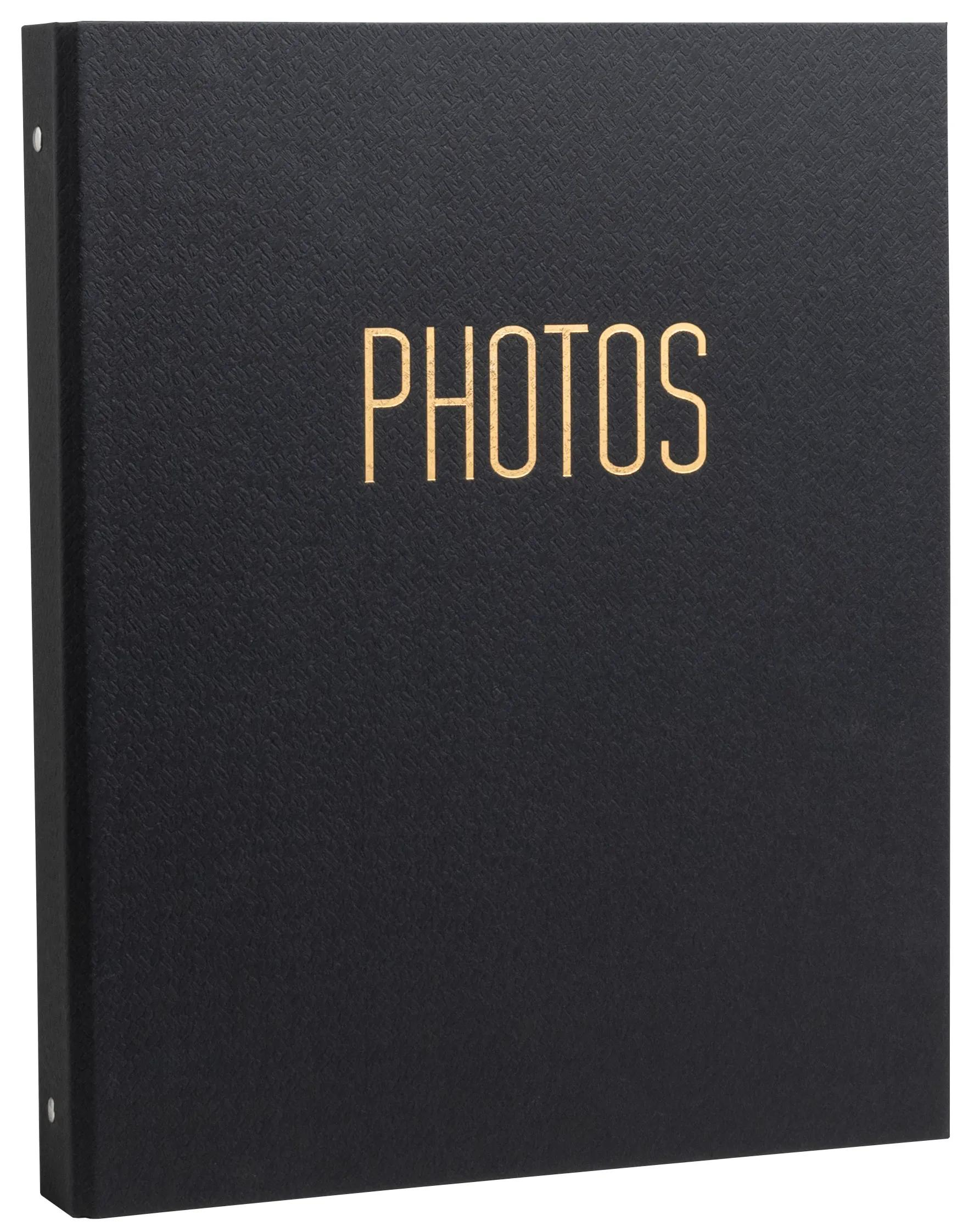 Álbum de fotos negro con letras doradas que dicen 'PHOTOS'.