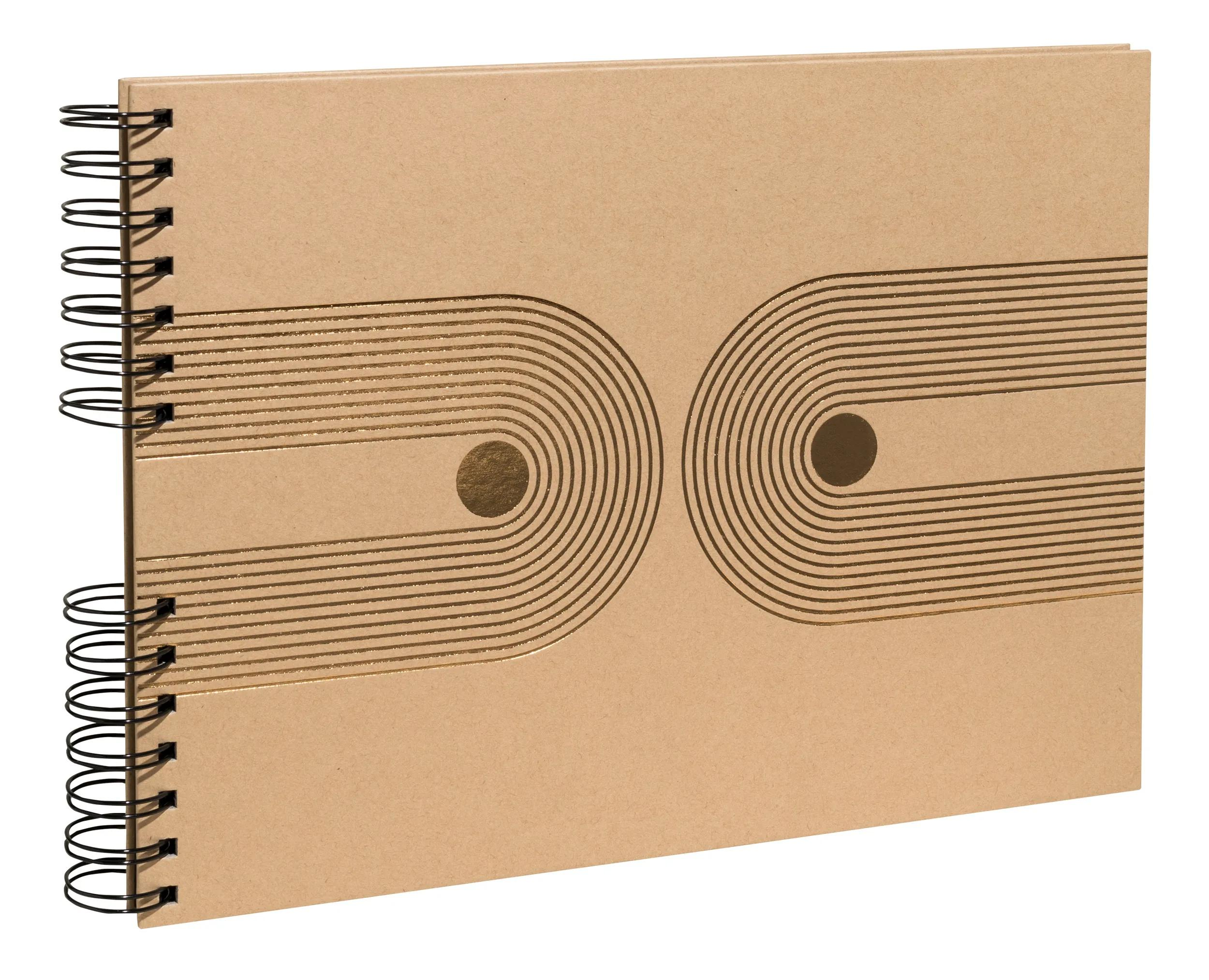 Un cuaderno marrón con espiral y diseño de patrón geométrico.