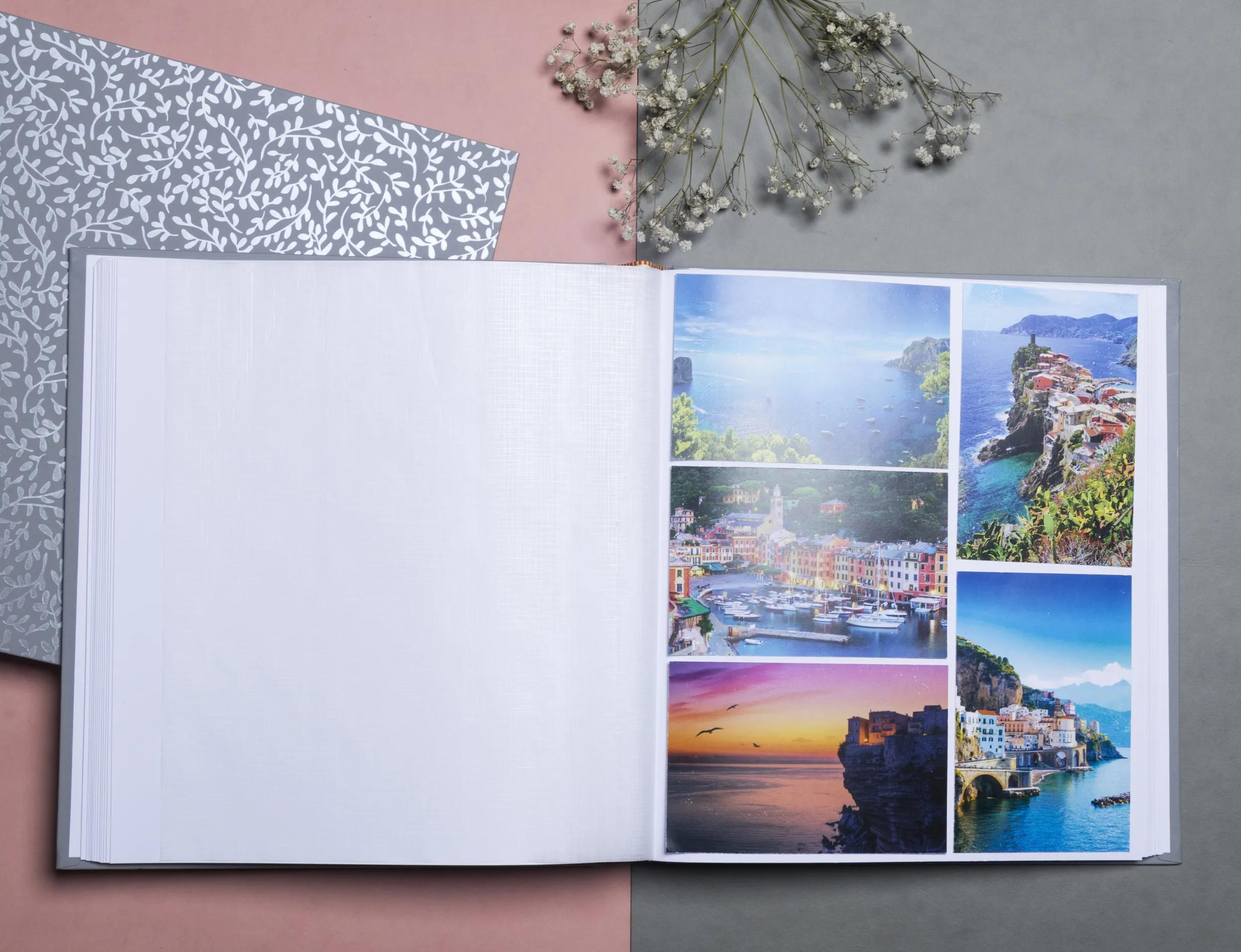 Un libro abierto que muestra fotos de pueblos costeros y vistas al mar.