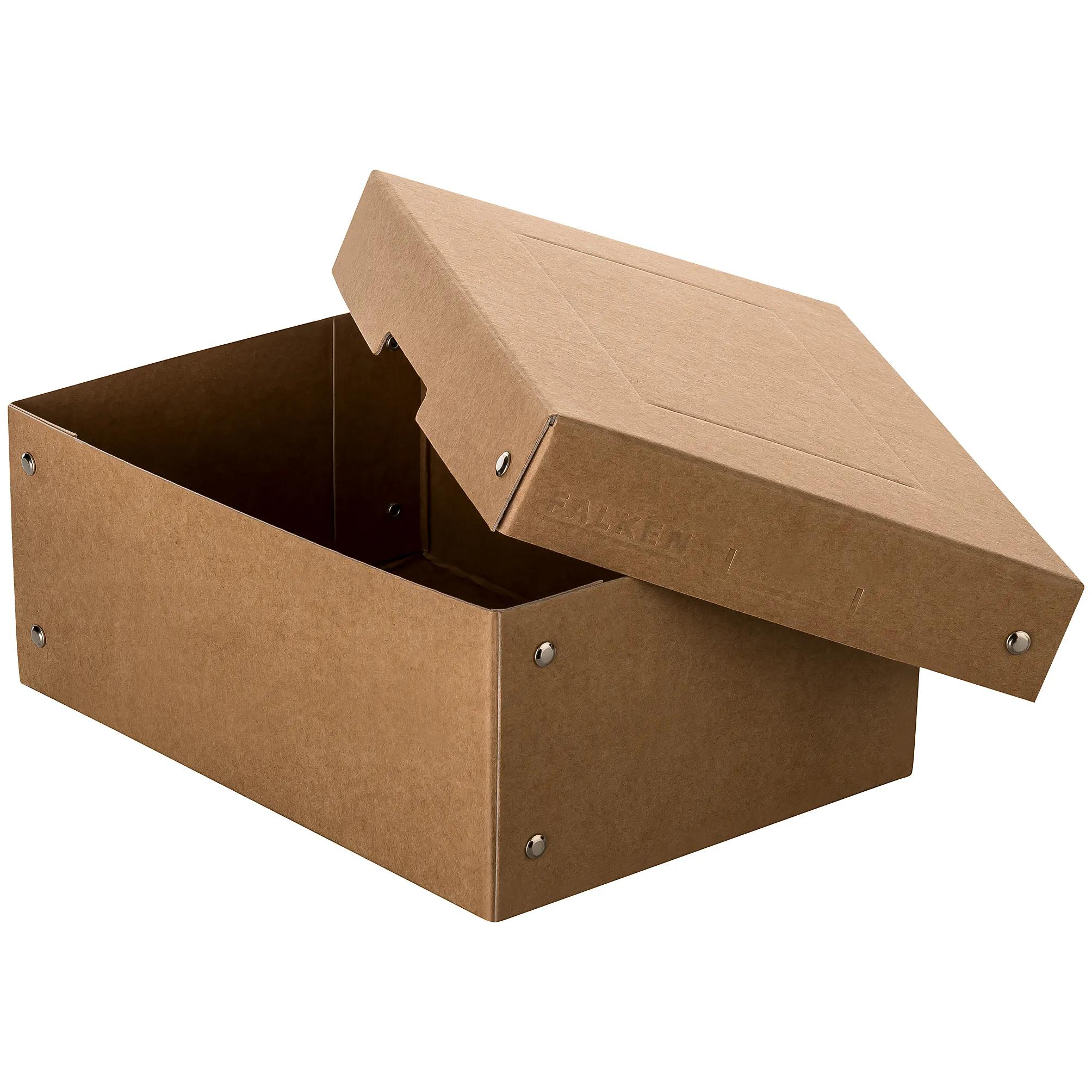 Caja de cartón marrón abierta con tapa, sujeta con remaches.
