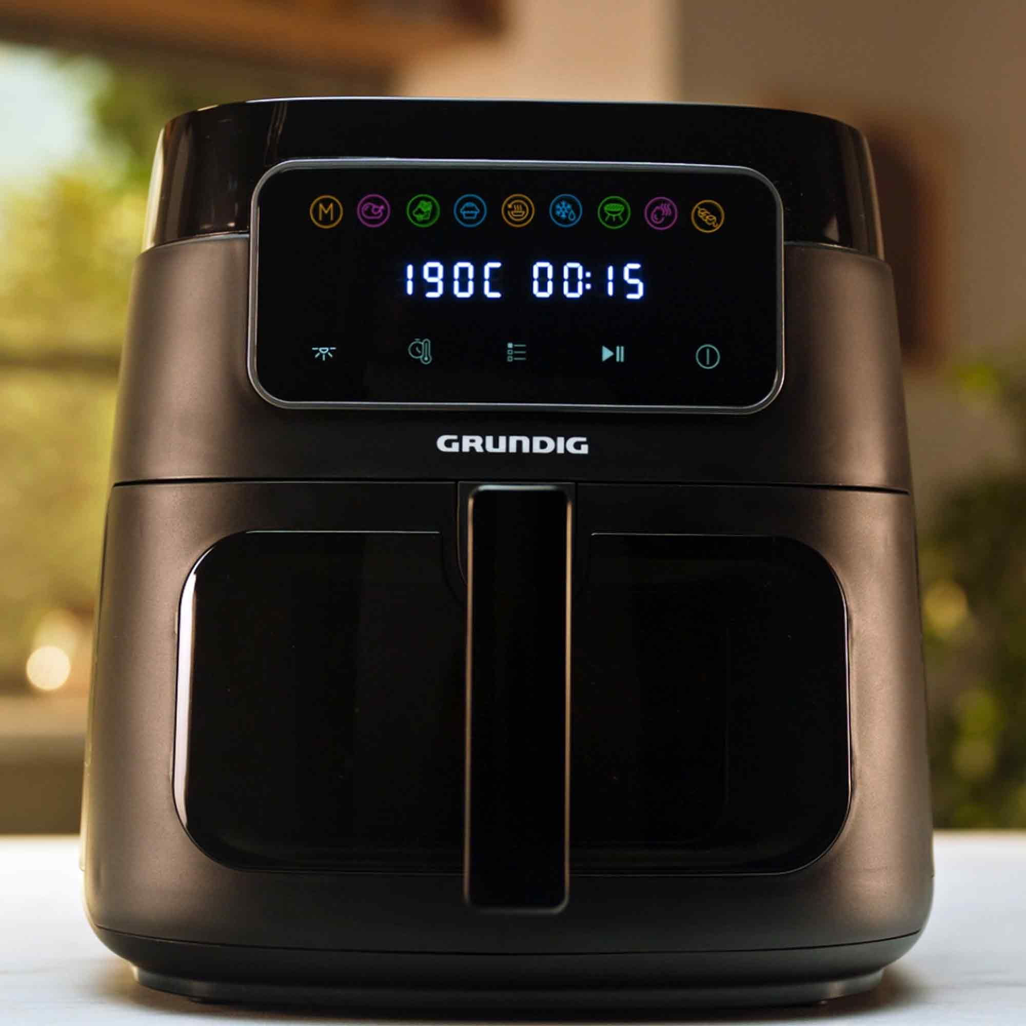 Czarna frytkownica beztłuszczowa Grundig z cyfrowym wyświetlaczem temp. i czasu.