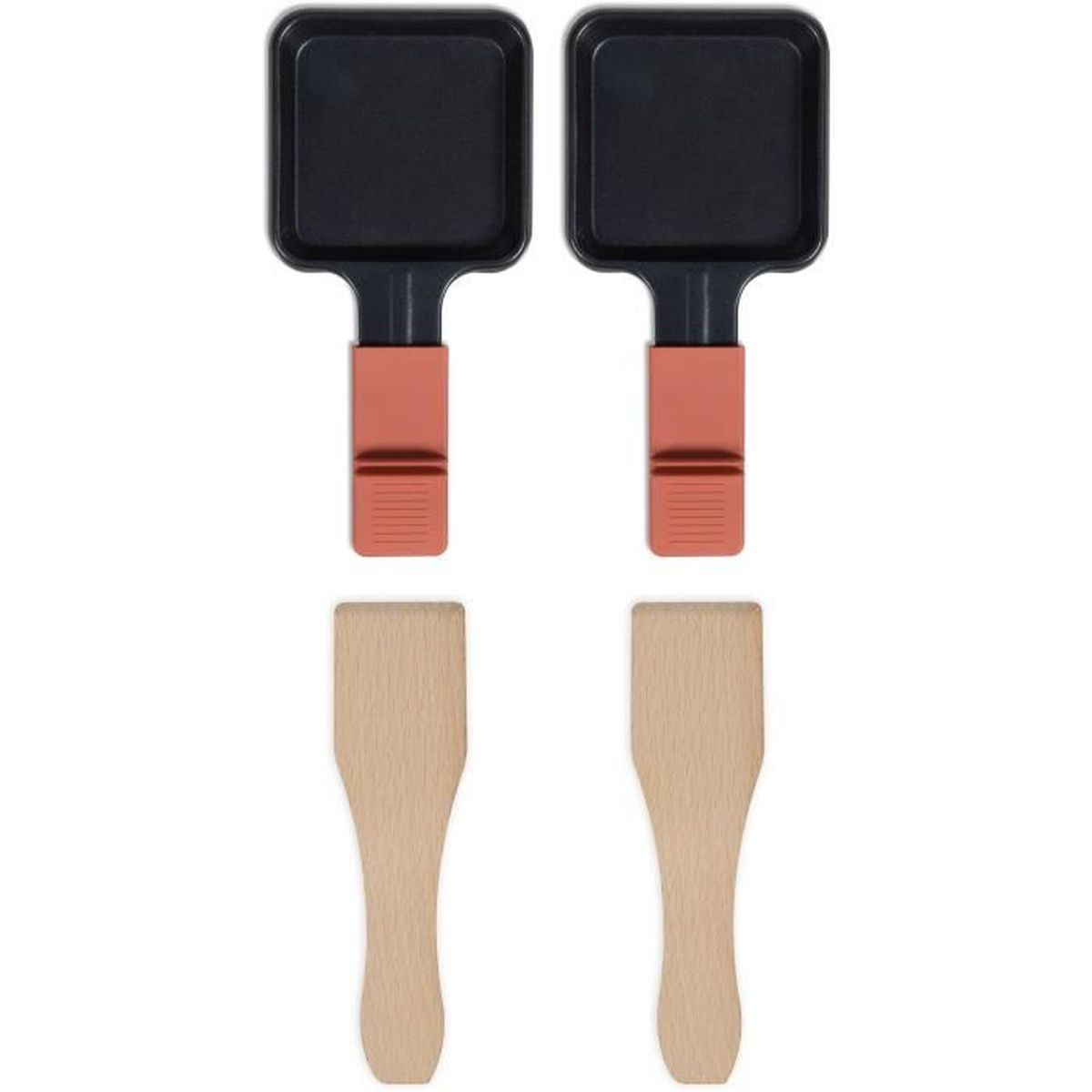 Zwei schwarze Pfannen mit orangefarbenen Griffen und Holzspateln.