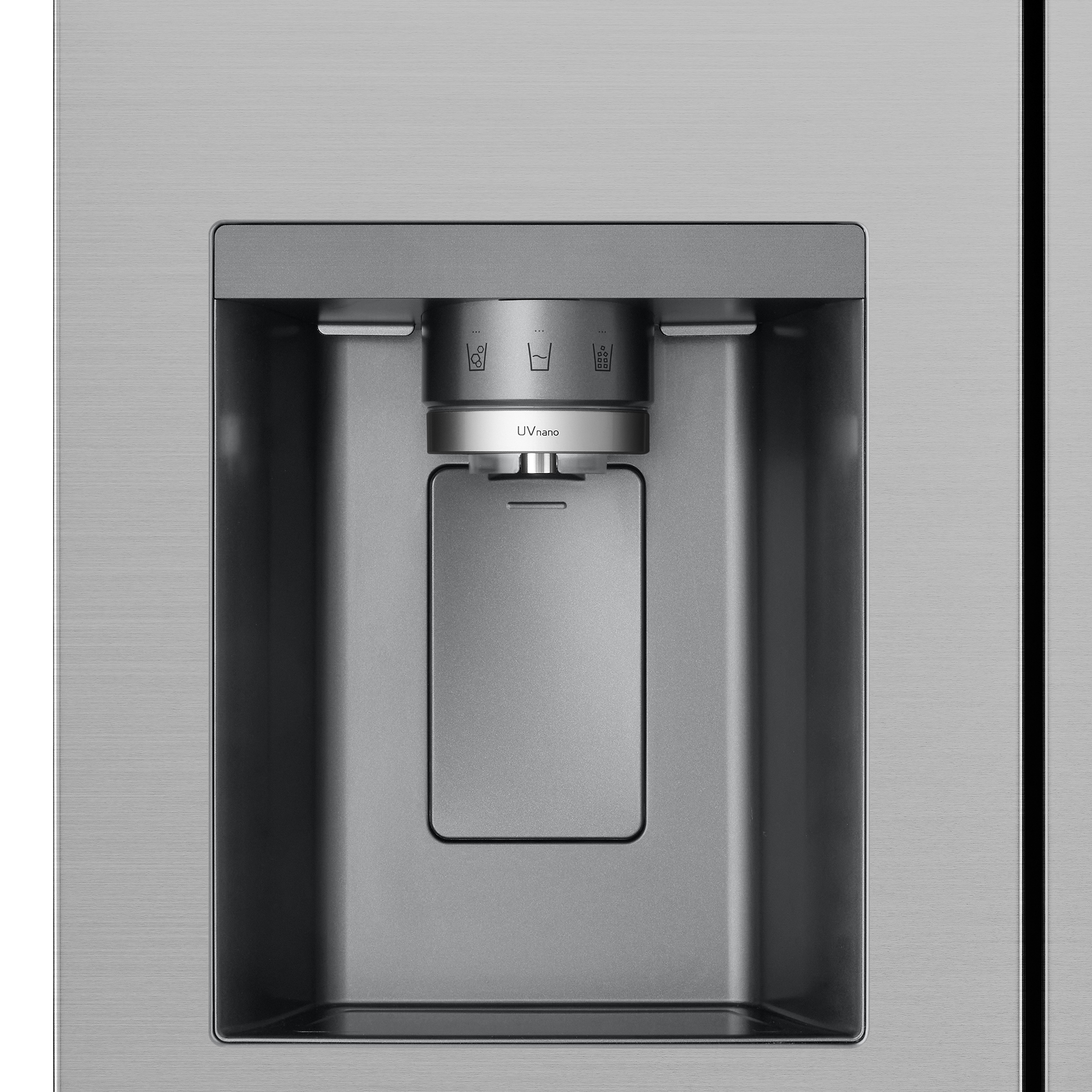 Ein Wasserspender mit UVnano-Technologie und Eiswürfel- und Wassersymbolen.