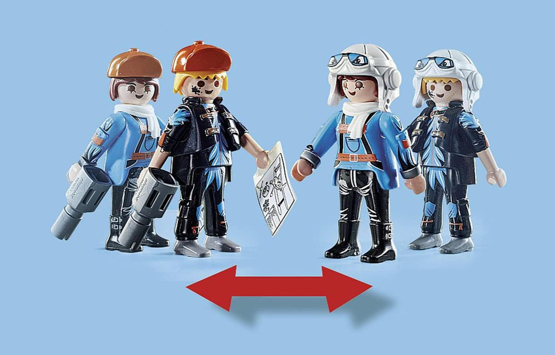 Cuatro figuras de Playmobil con trajes azules y negros, dos con cascos, dos con gorras.