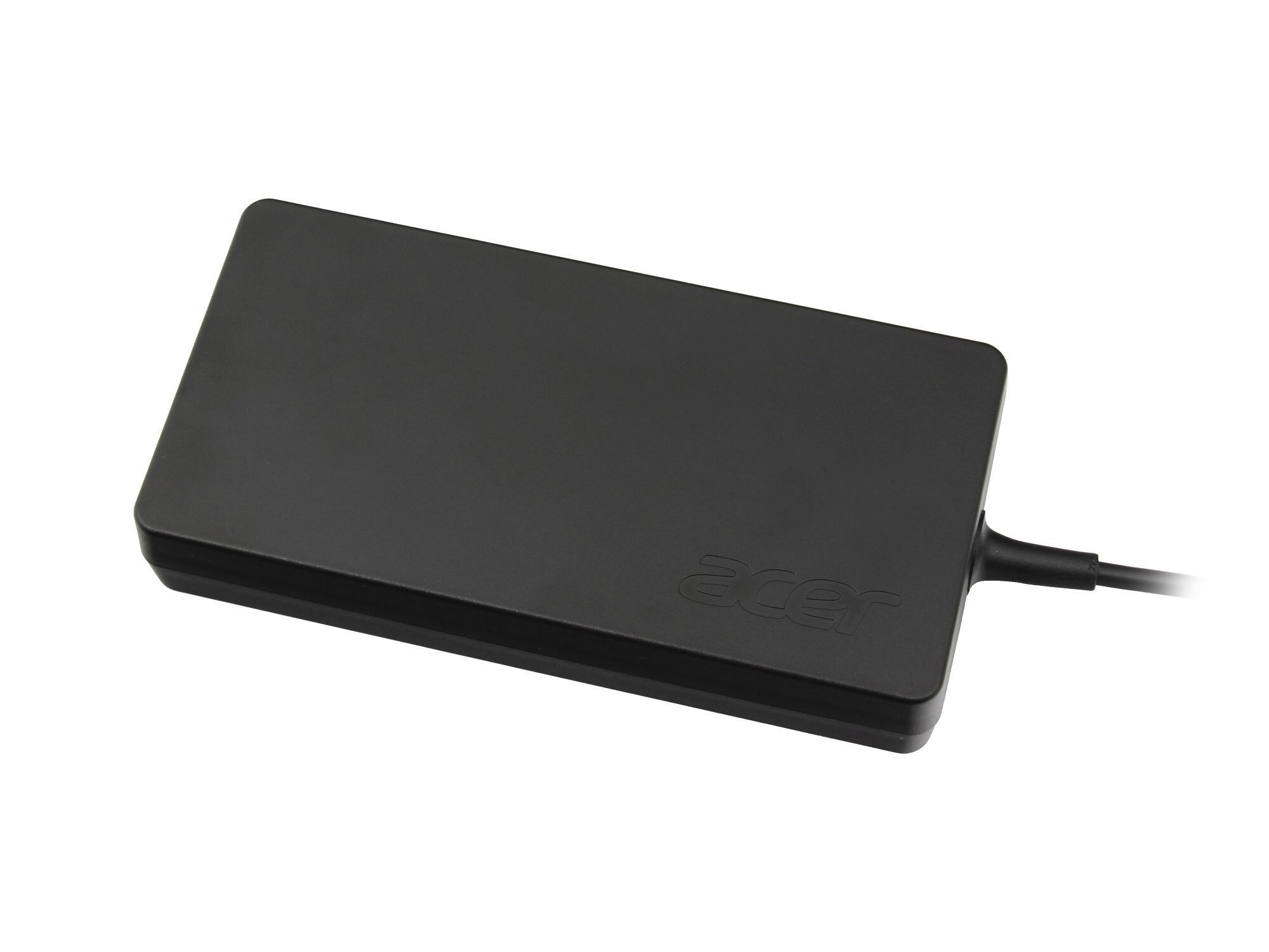 Schwarzer Acer Laptop-Netzteilblock mit Kabel, auf weißem Hintergrund.