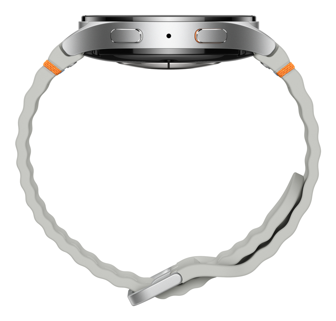 Uno smartwatch grigio con cassa argentata e accenti arancioni sul cinturino.