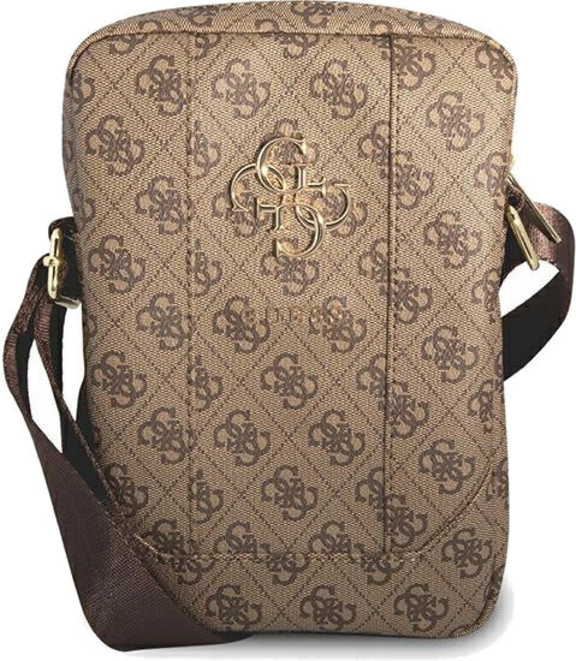 Brązowa torba na ramię z wzorem logo Guess i złotym emblematem.