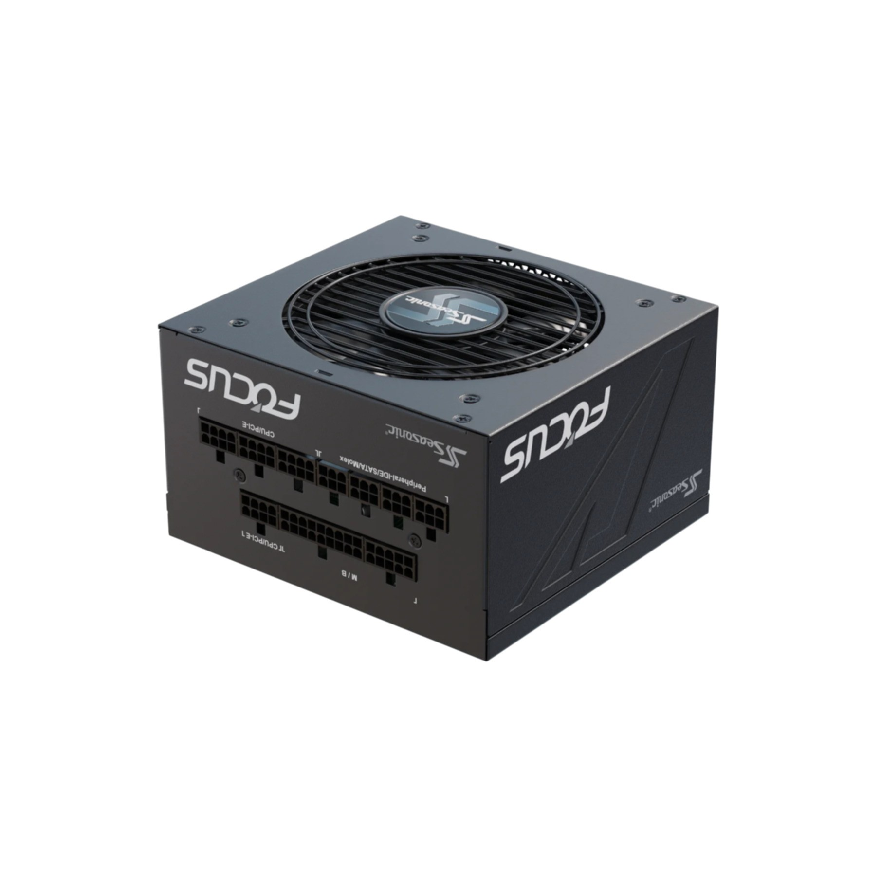 Czarny zasilacz z wentylatorem i złączami, z napisem 'FOCUS'.