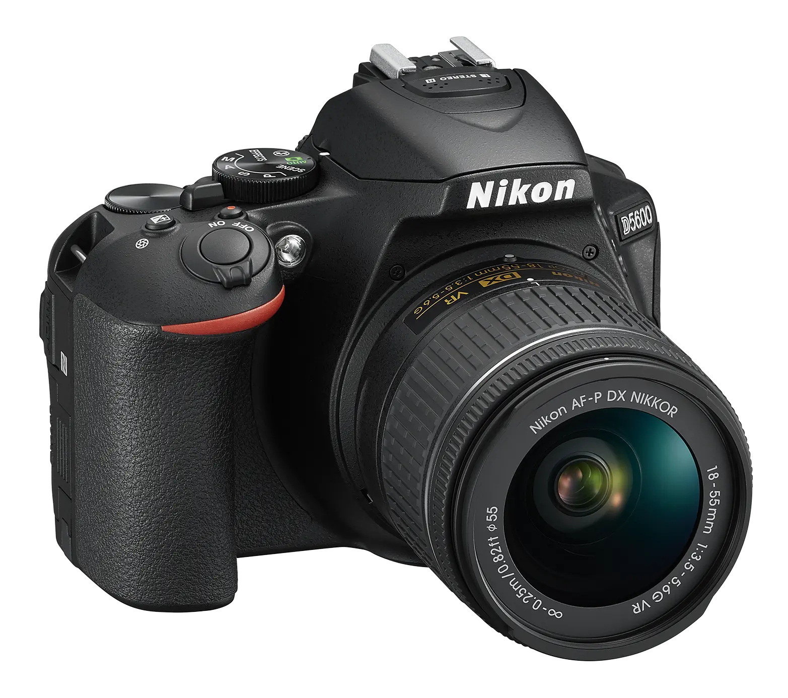 Cámara DSLR Nikon D5600 negra con objetivo 18-55mm, sobre fondo blanco.